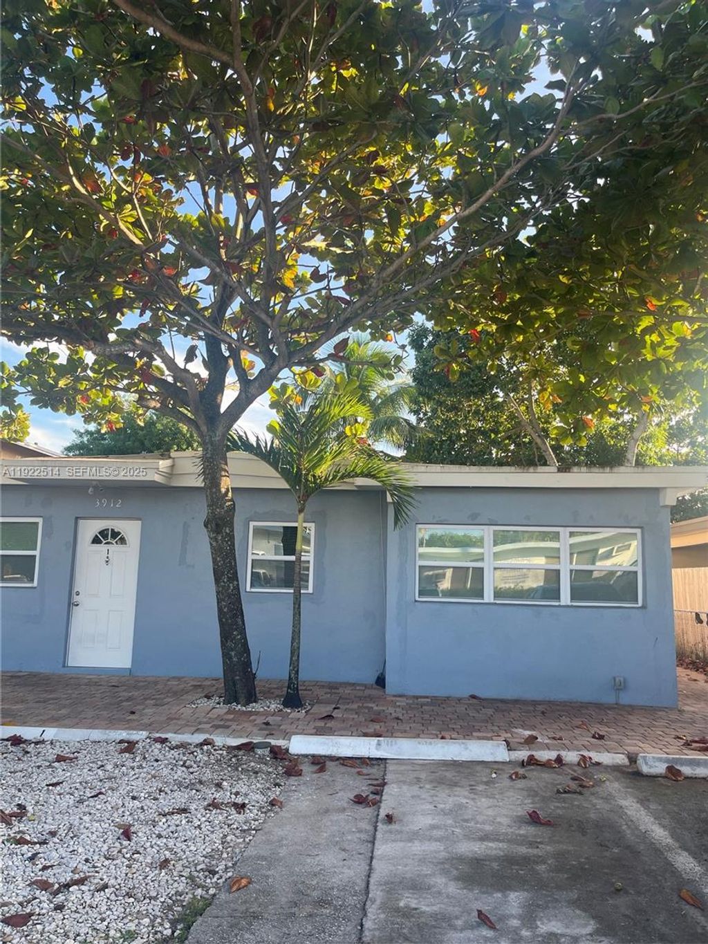 Photo of 3912 SW 12th Ct #3, Fort Lauderdale, FL 33312 (MLS # A11922514)