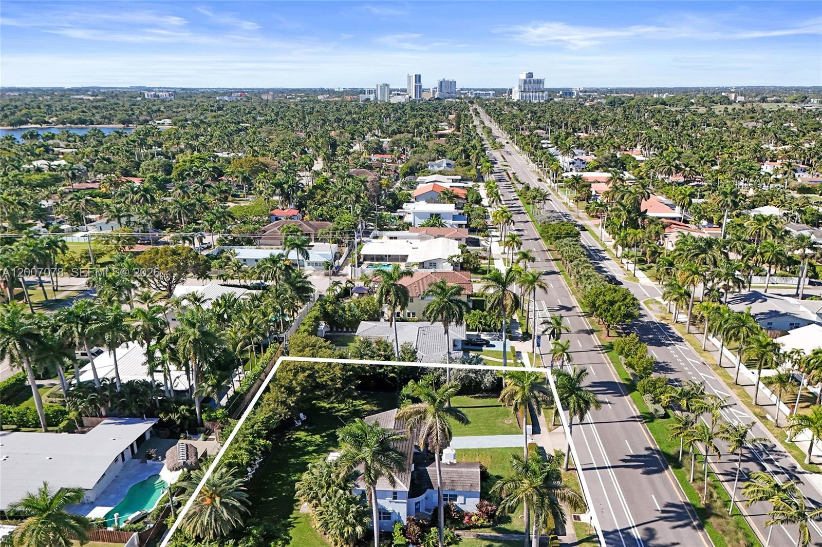 HOLLYWOOD LAKES SECTION - Residential