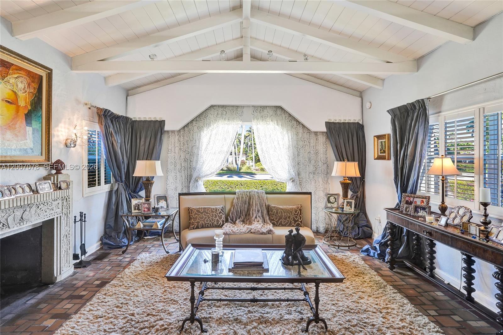 HOLLYWOOD LAKES SECTION - Residential