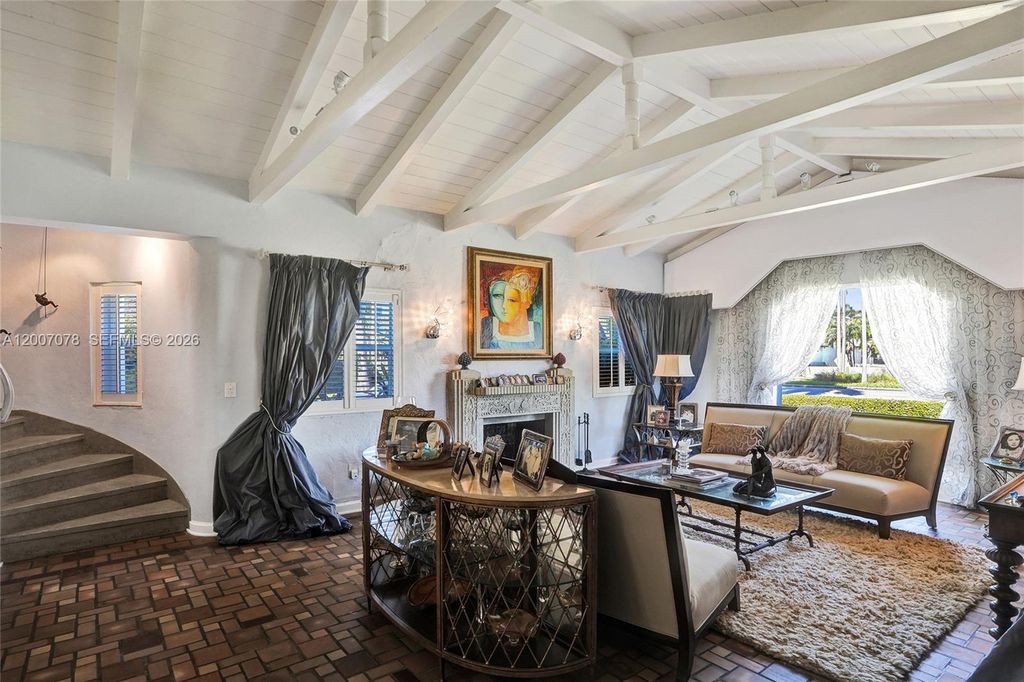 Photo of 940 Hollywood Blvd, Hollywood, FL 33019 (MLS # A12007078)