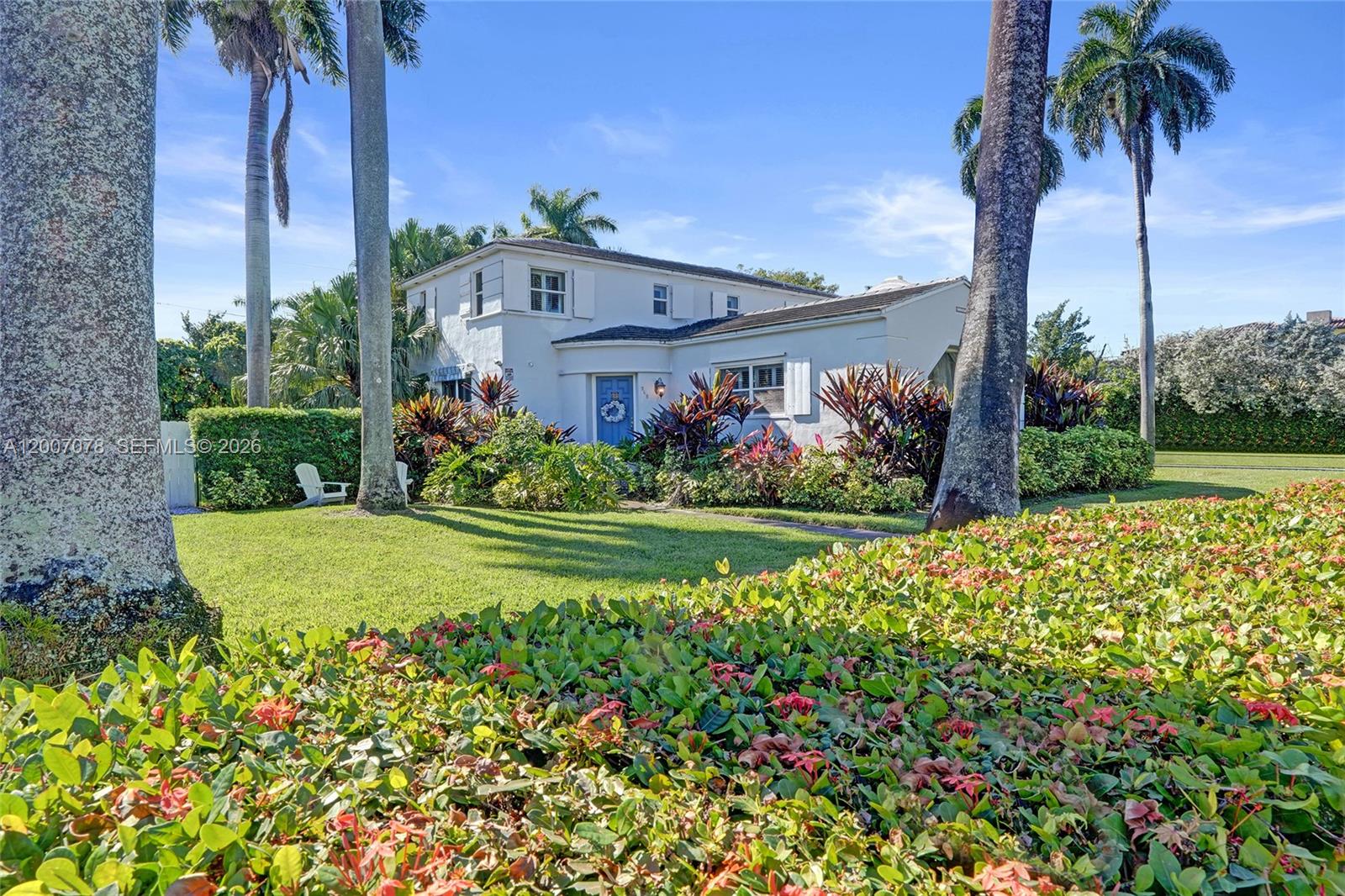 HOLLYWOOD LAKES SECTION - Residential
