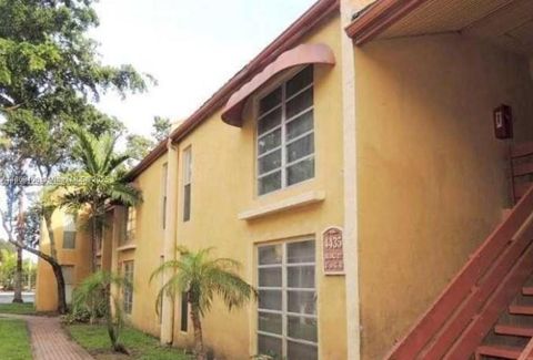 Photo of 4435 Treehouse Ln #27-C, Tamarac, FL 33319 (MLS # A11868408)
