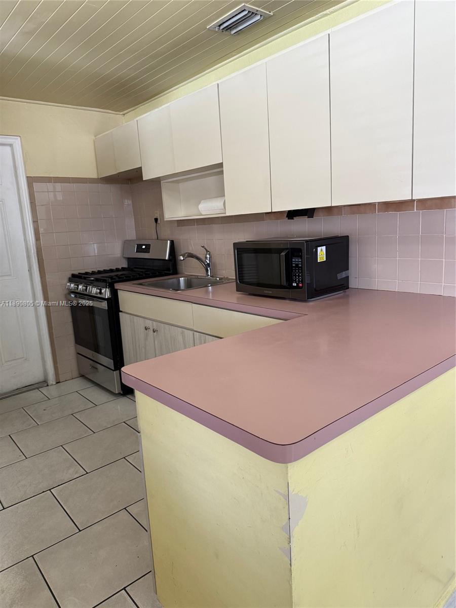 HIALEAH REV PL 12TH ADDN - Residential