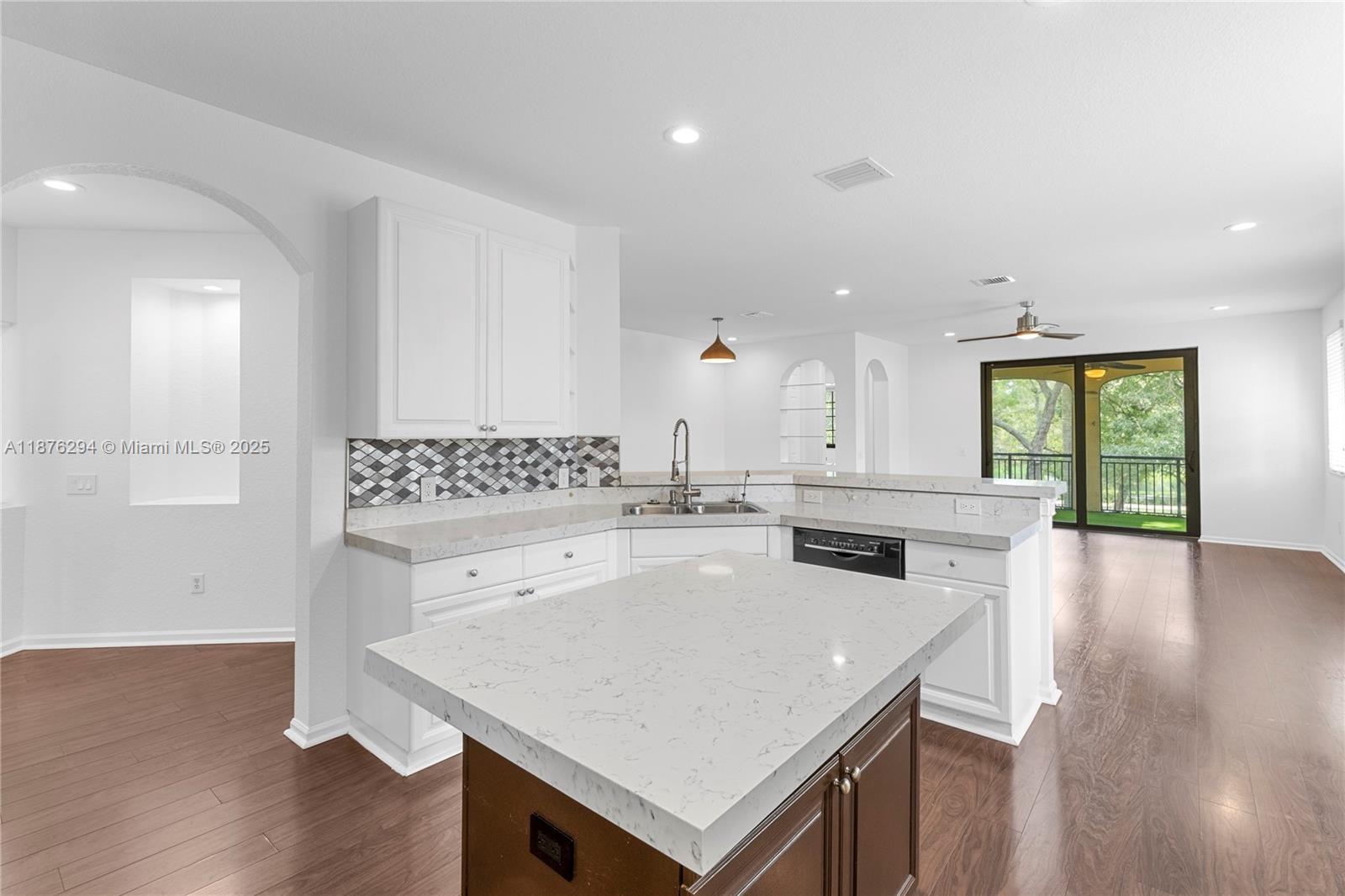 MARIPOSA POINTE AT WESTON - Residential