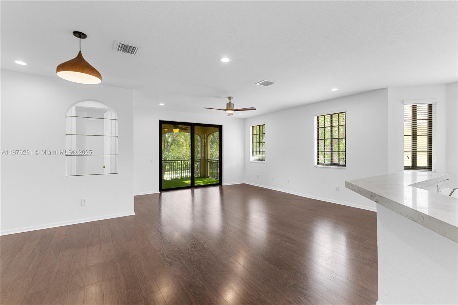 MARIPOSA POINTE AT WESTON - Residential