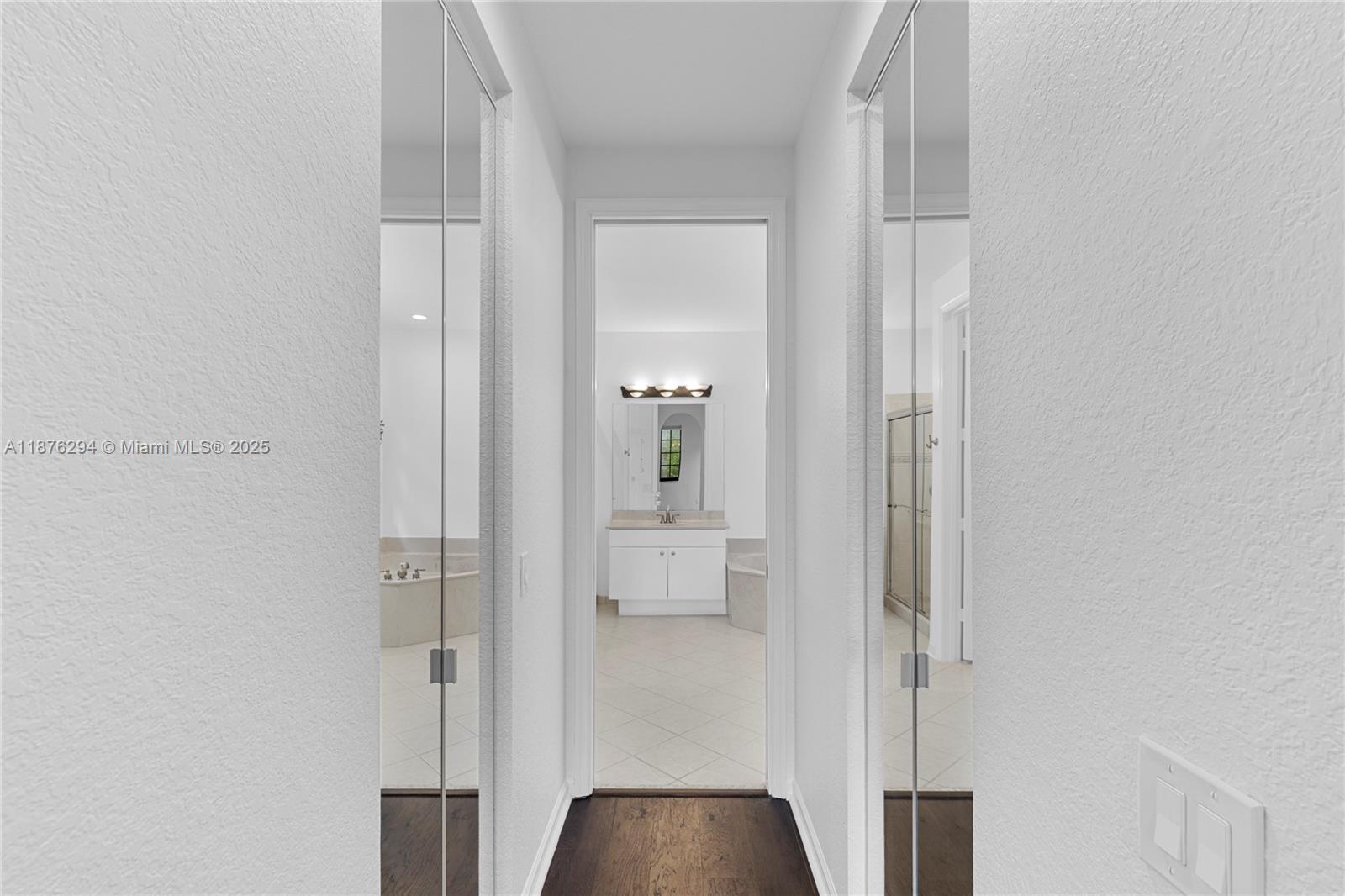 MARIPOSA POINTE AT WESTON - Residential