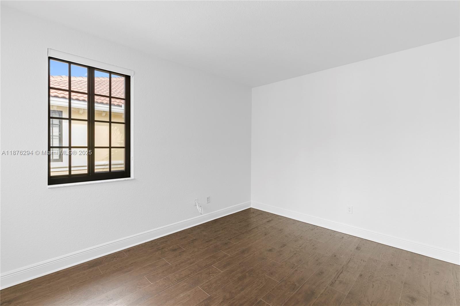 MARIPOSA POINTE AT WESTON - Residential