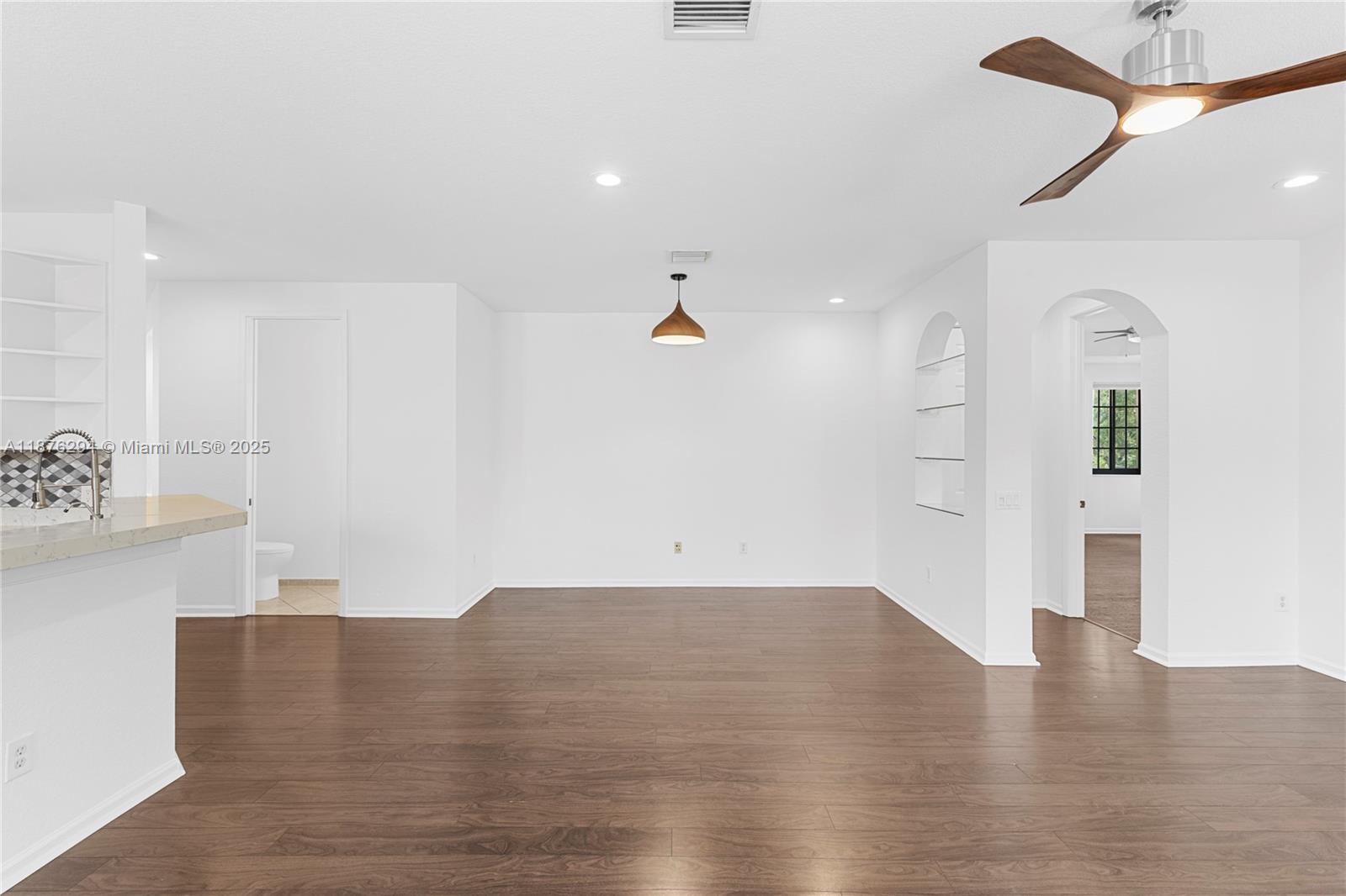 MARIPOSA POINTE AT WESTON - Residential