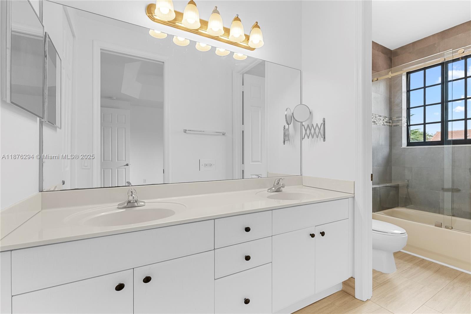 MARIPOSA POINTE AT WESTON - Residential