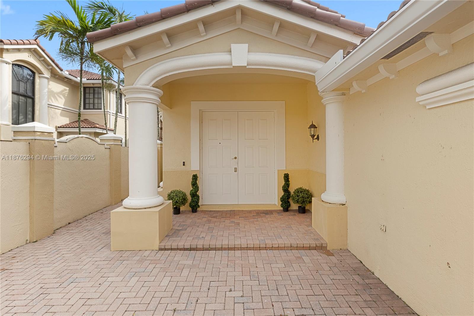 MARIPOSA POINTE AT WESTON - Residential