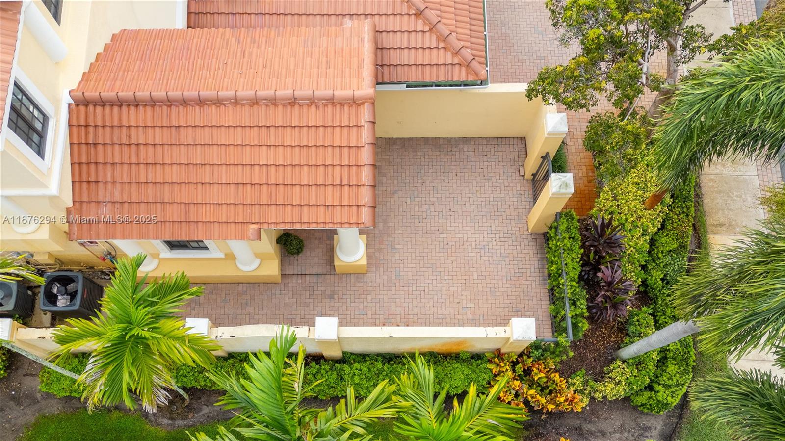 MARIPOSA POINTE AT WESTON - Residential