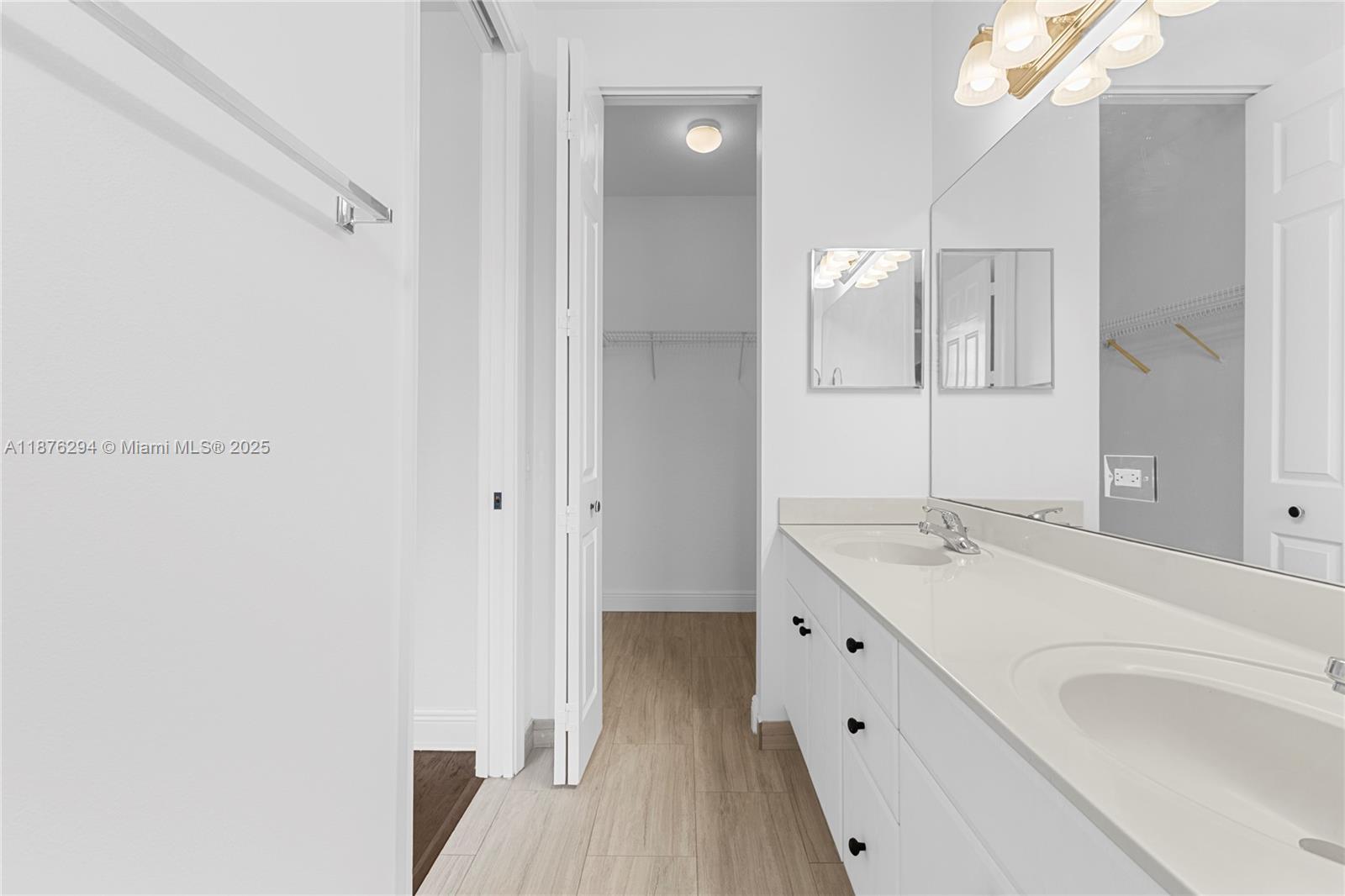 MARIPOSA POINTE AT WESTON - Residential