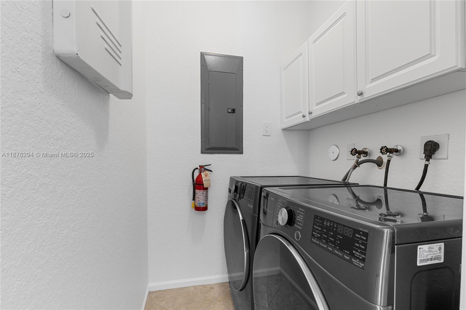 MARIPOSA POINTE AT WESTON - Residential