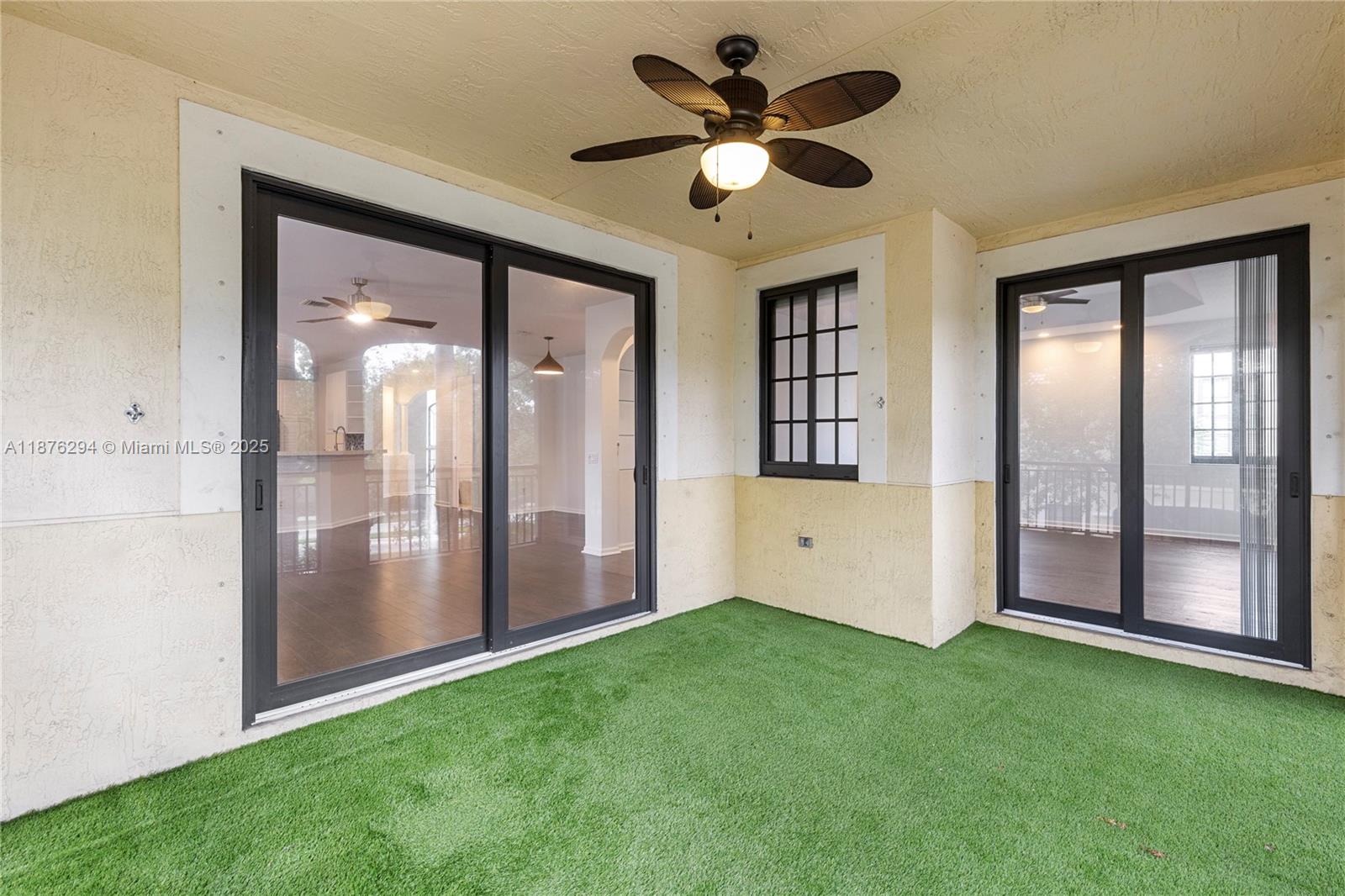 MARIPOSA POINTE AT WESTON - Residential