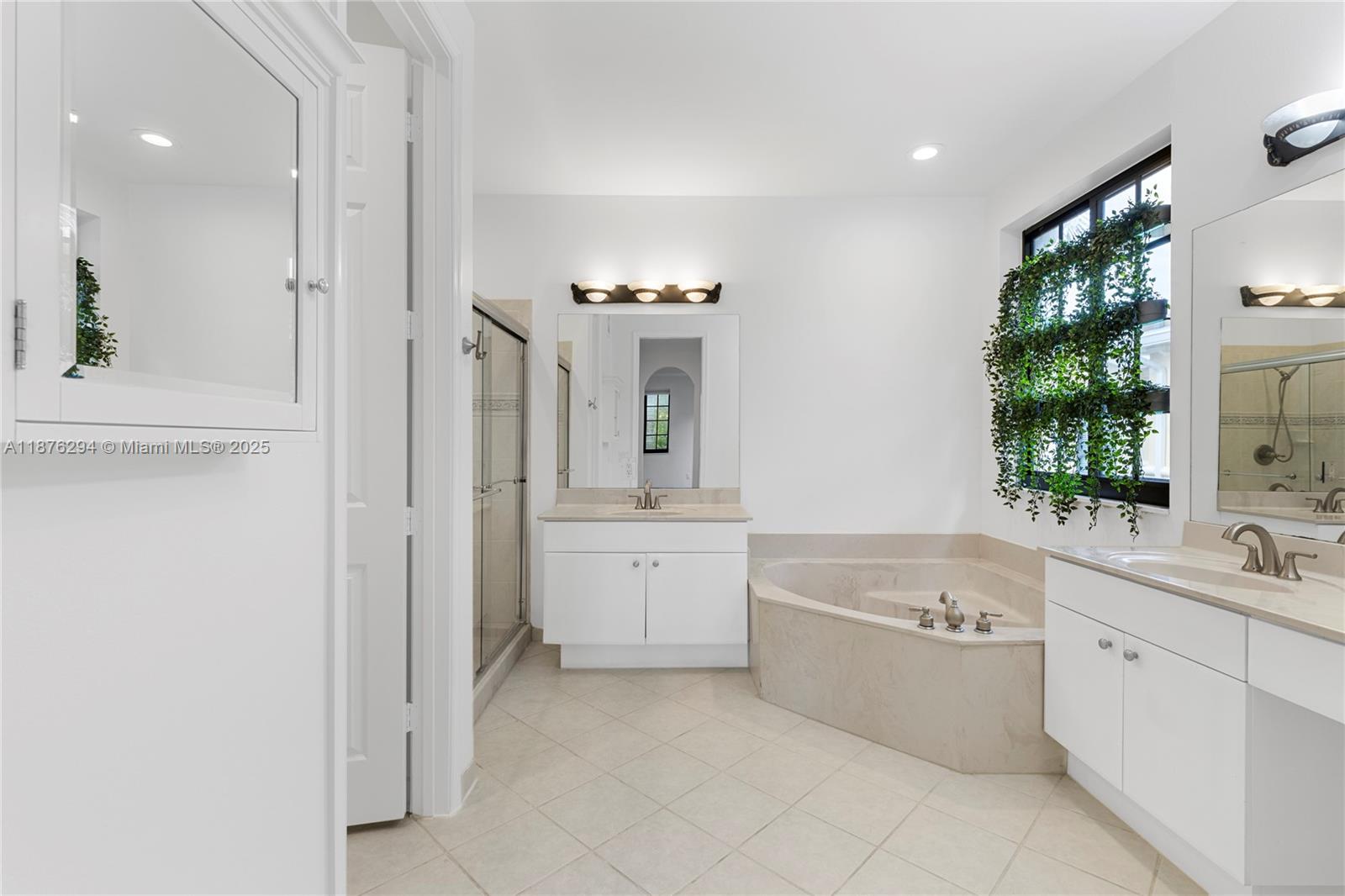 MARIPOSA POINTE AT WESTON - Residential