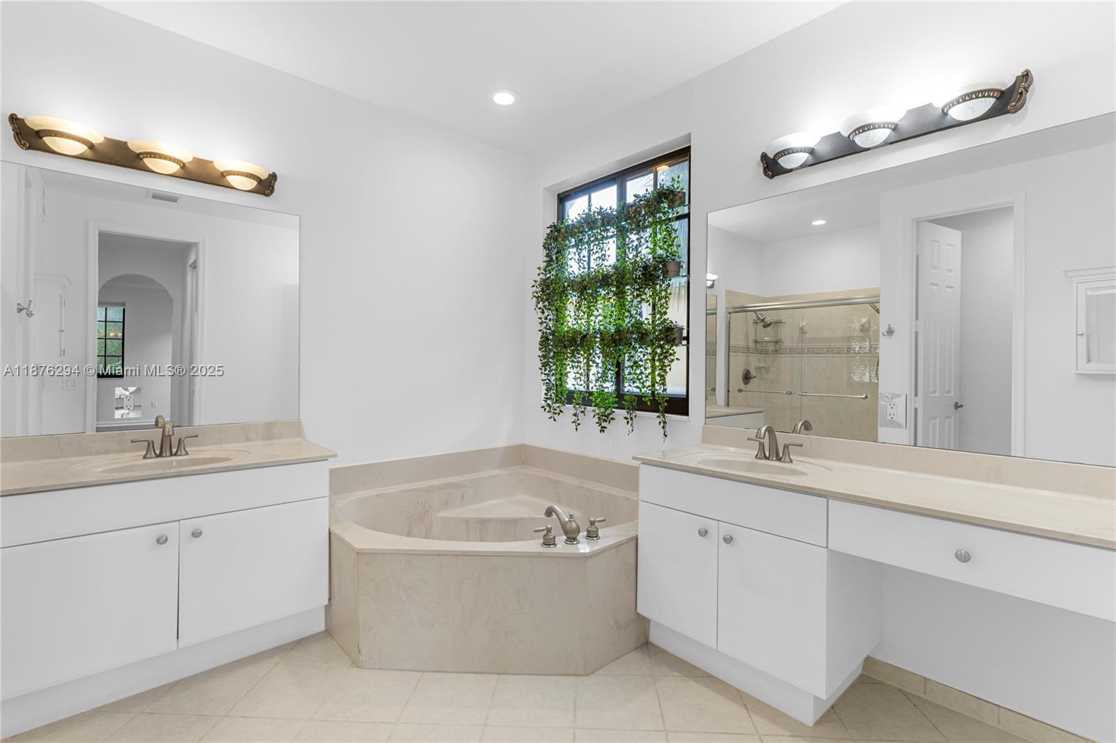 MARIPOSA POINTE AT WESTON - Residential