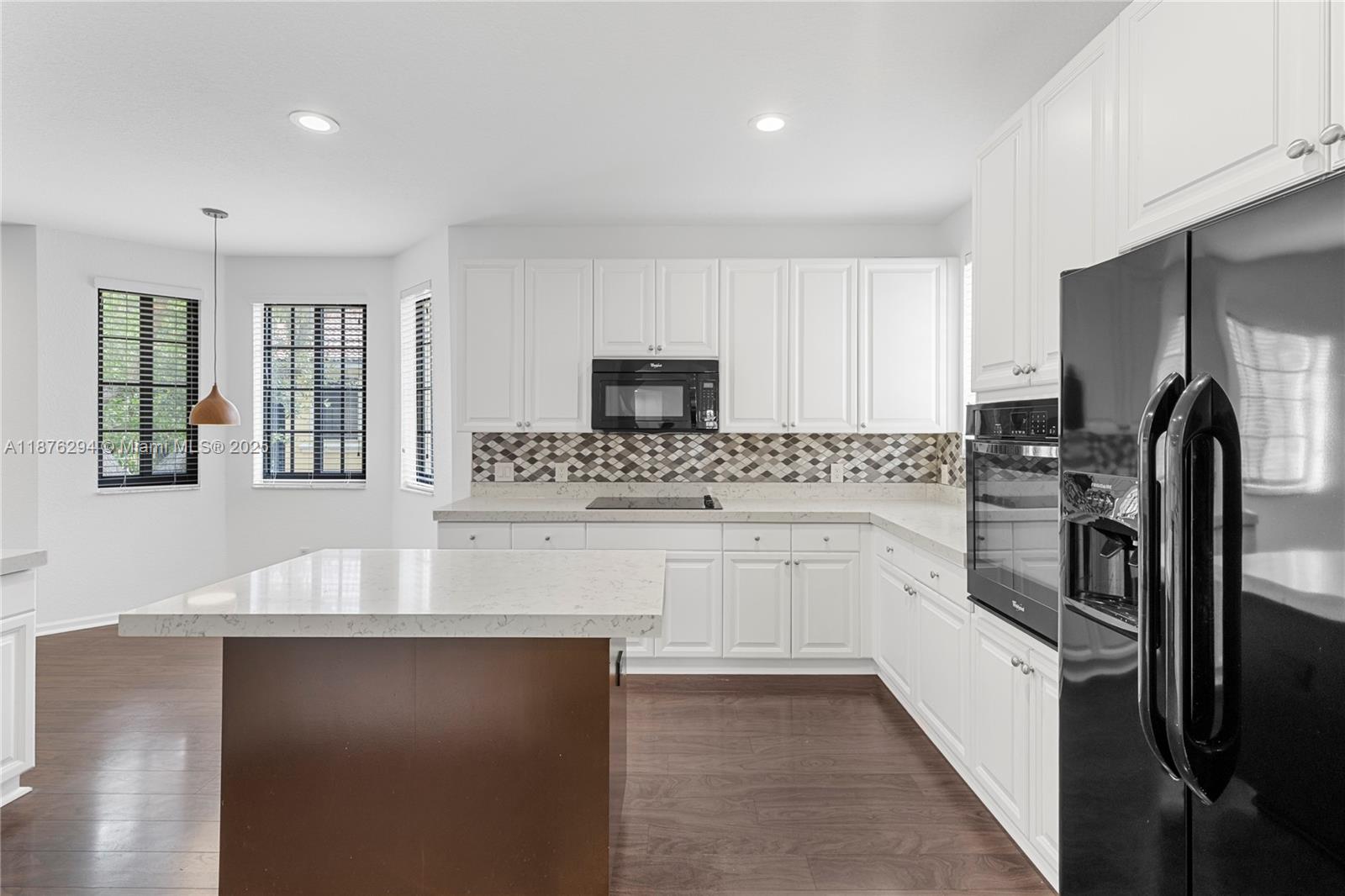 MARIPOSA POINTE AT WESTON - Residential