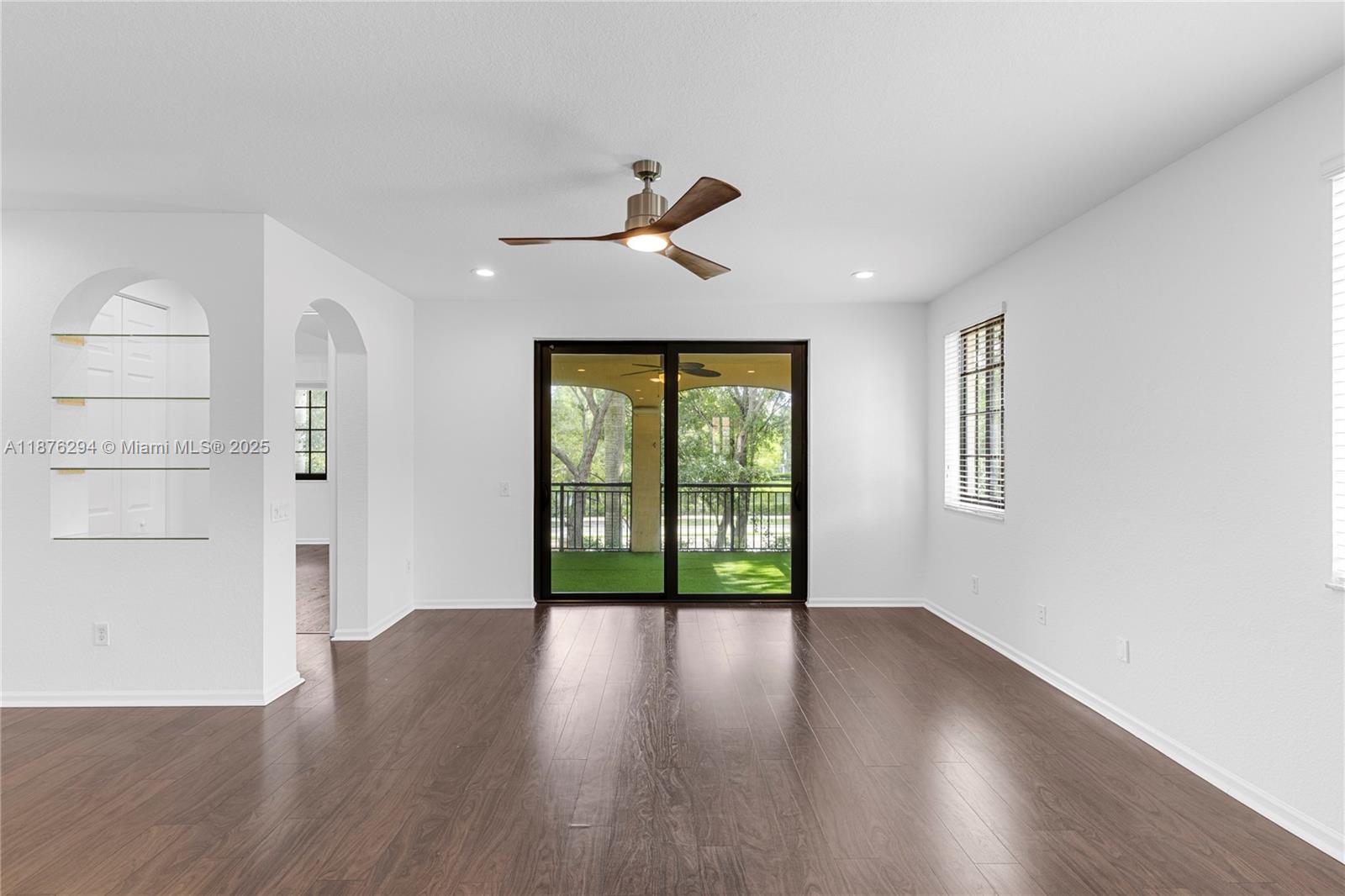 MARIPOSA POINTE AT WESTON - Residential