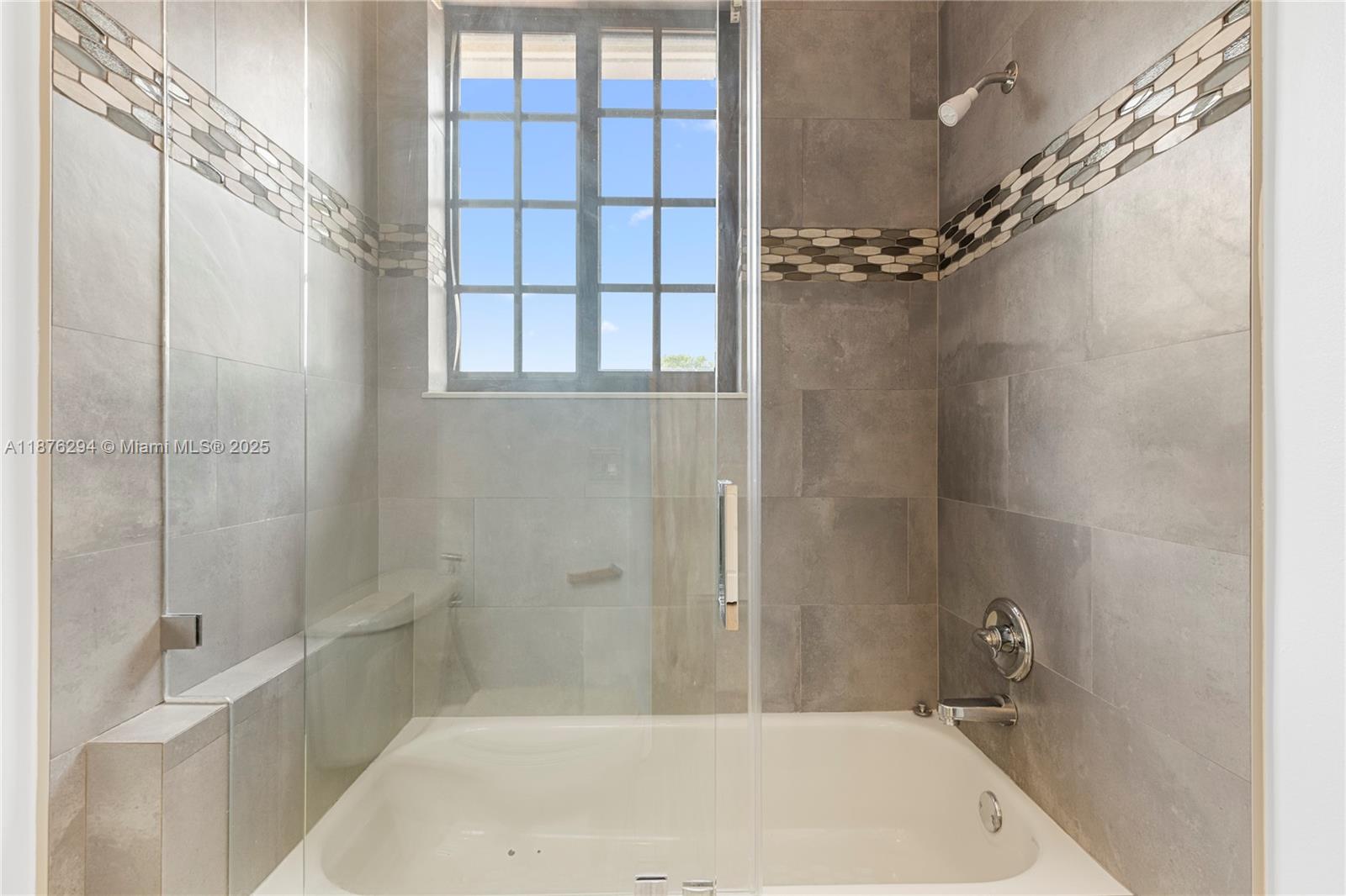 MARIPOSA POINTE AT WESTON - Residential