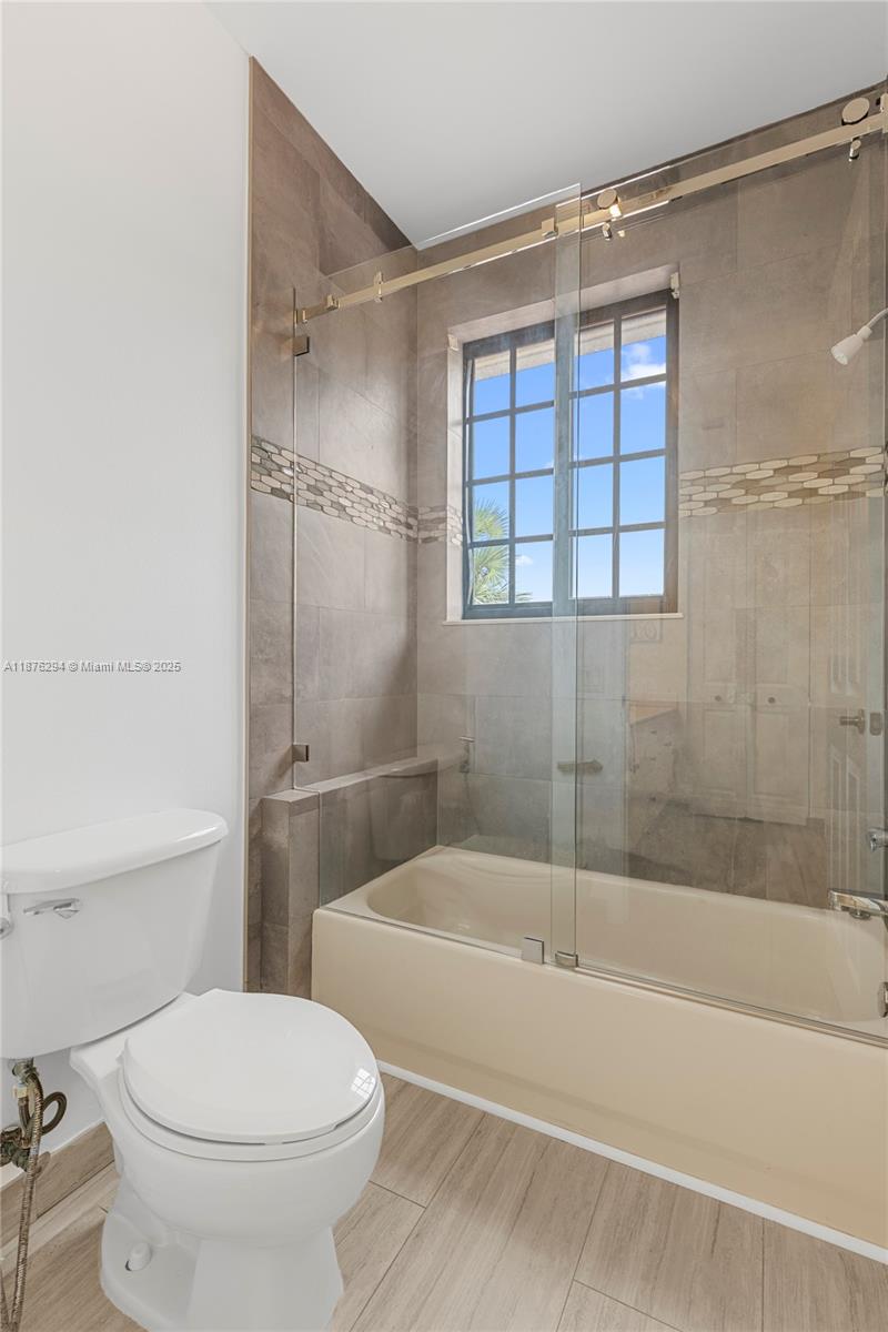 MARIPOSA POINTE AT WESTON - Residential