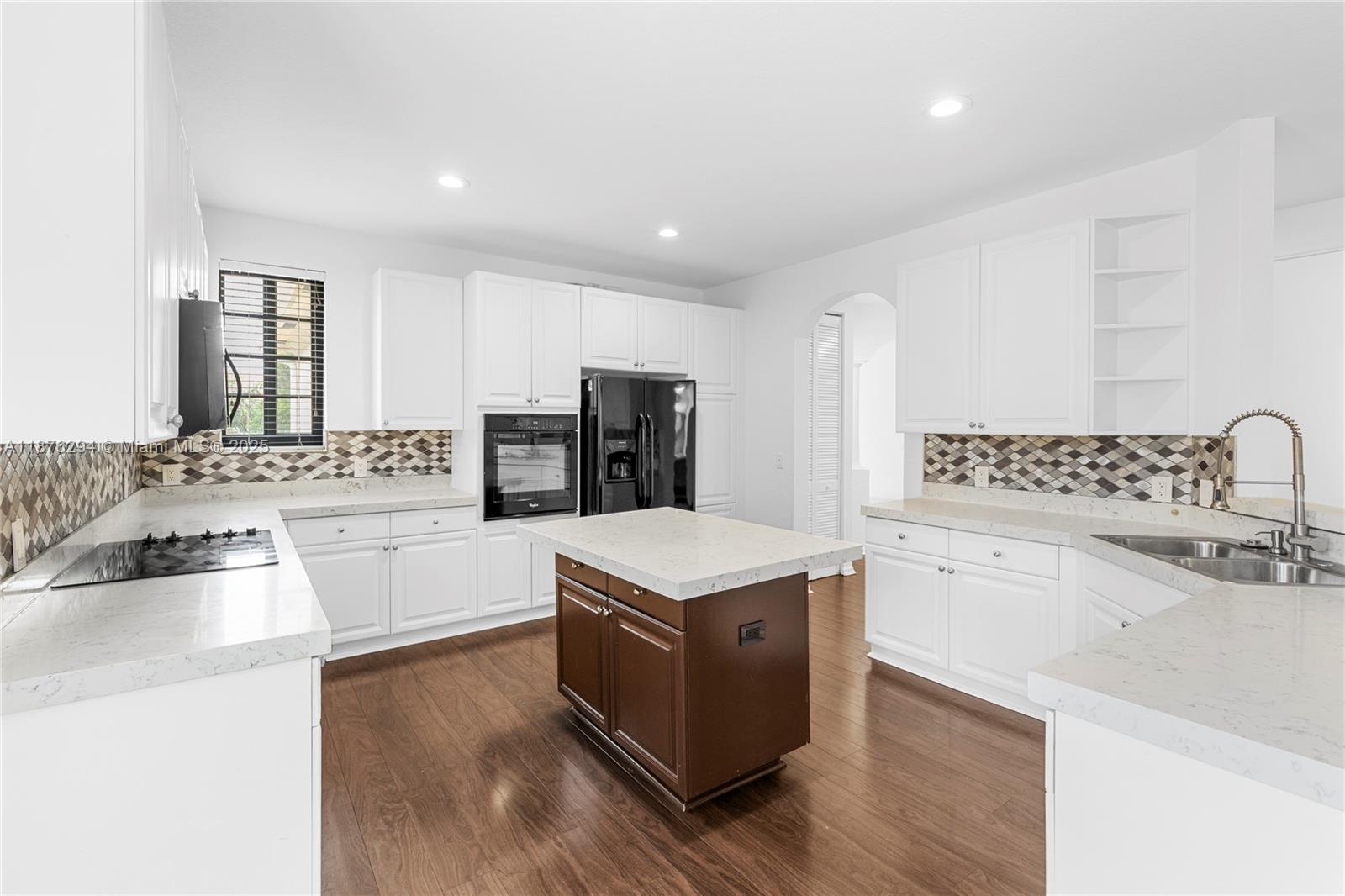 MARIPOSA POINTE AT WESTON - Residential