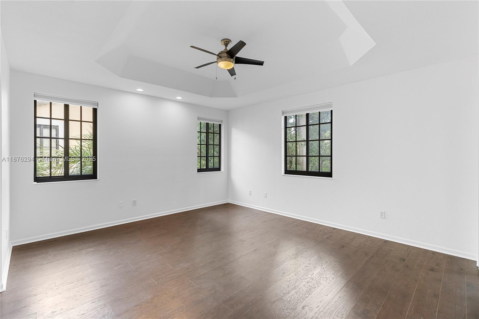 MARIPOSA POINTE AT WESTON - Residential