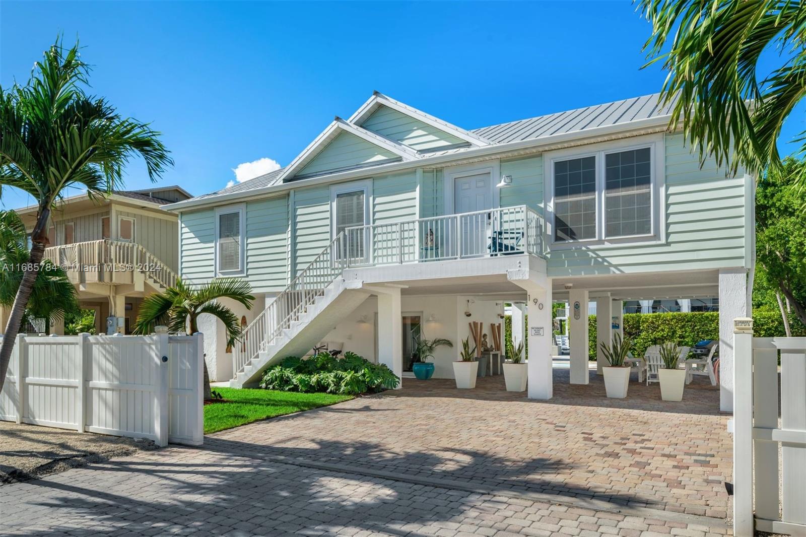 Property for Sale at 190 Gulfview Dr, Islamorada, Monroe County, Florida - Bedrooms: 4 
Bathrooms: 3  - $1,895,000