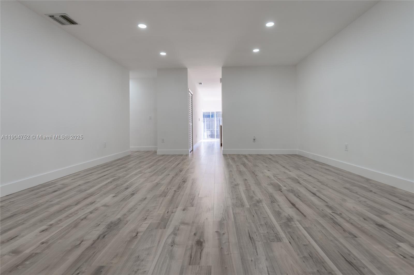 ADVENTURE HOMES - Residential