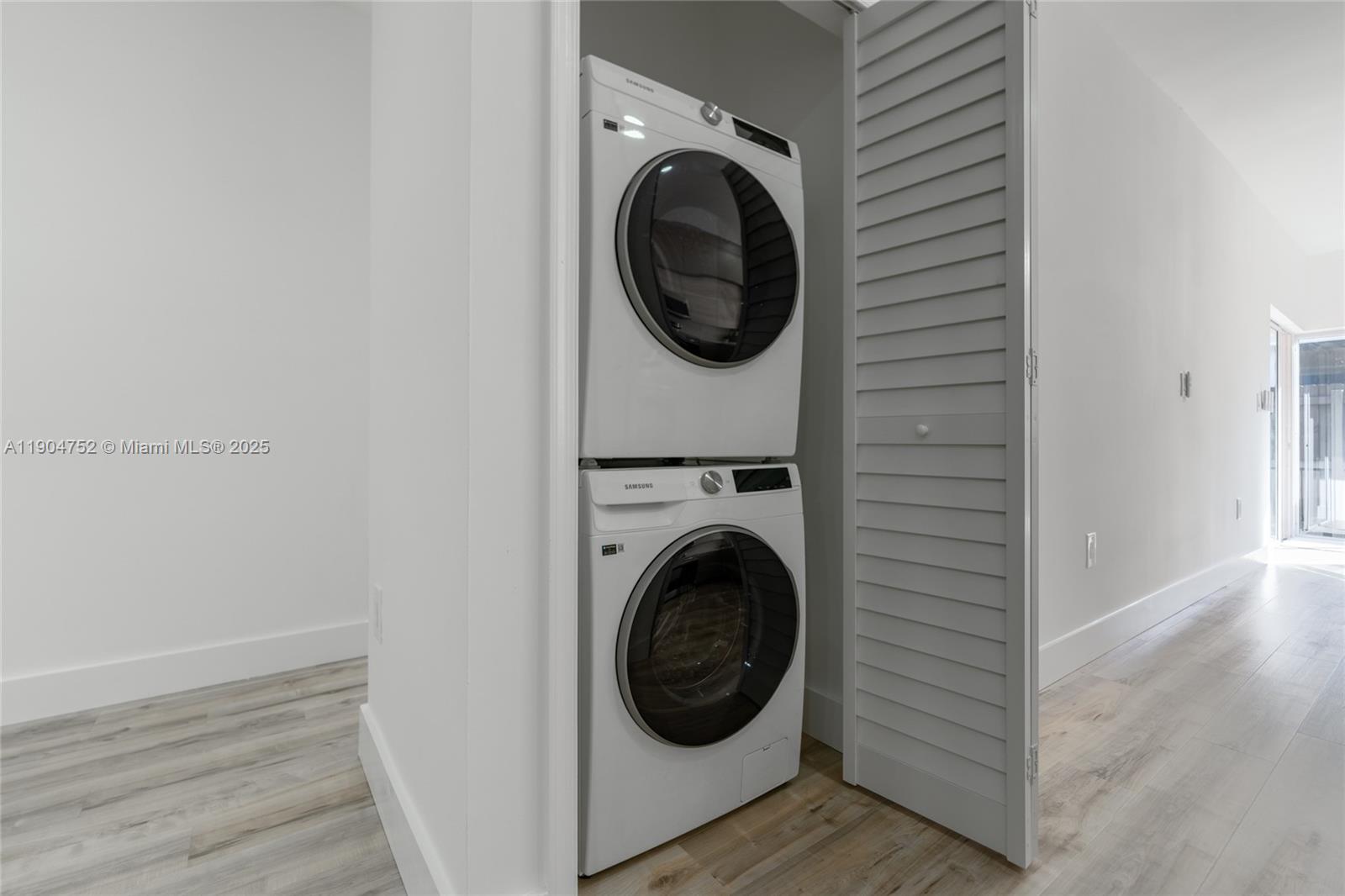 ADVENTURE HOMES - Residential