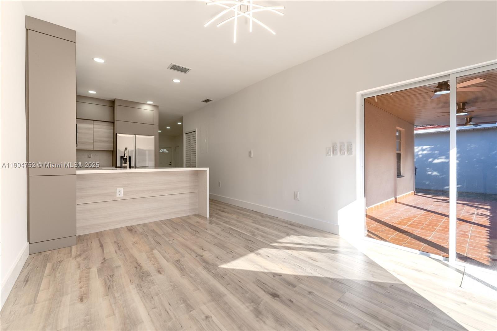 ADVENTURE HOMES - Residential