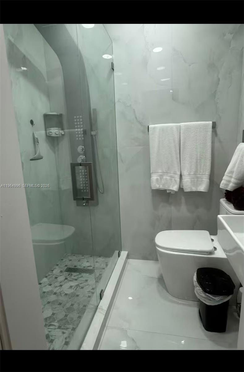 COUNTRY CLUB ESTATES SEC - Residential