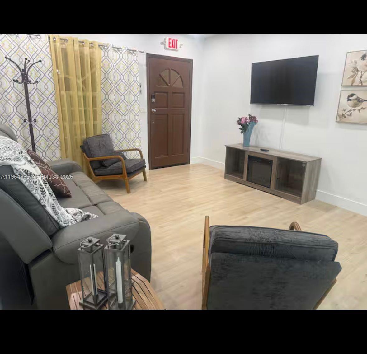 COUNTRY CLUB ESTATES SEC - Residential