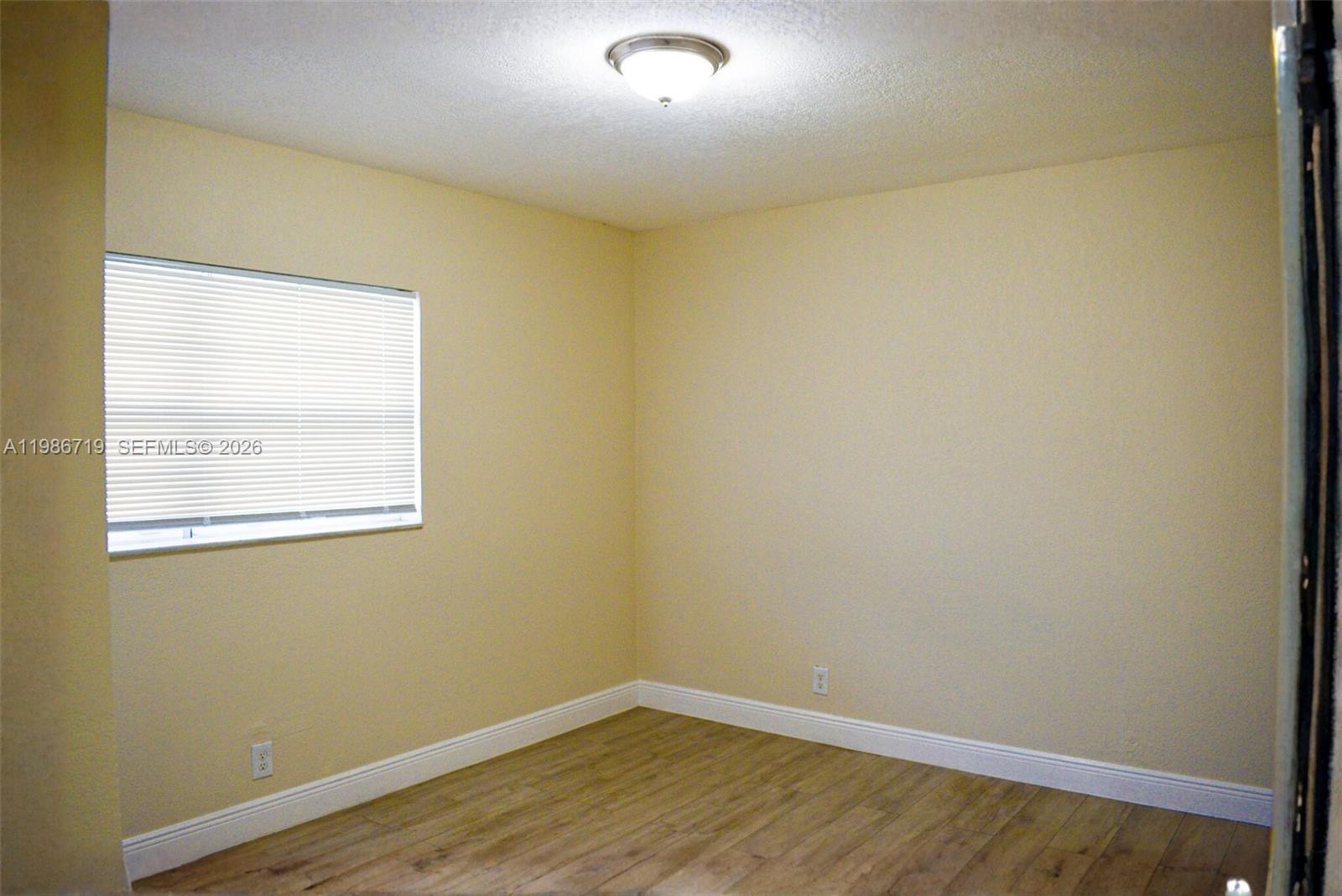 ORIOLE ESTATES SEC 8 - Residential Lease