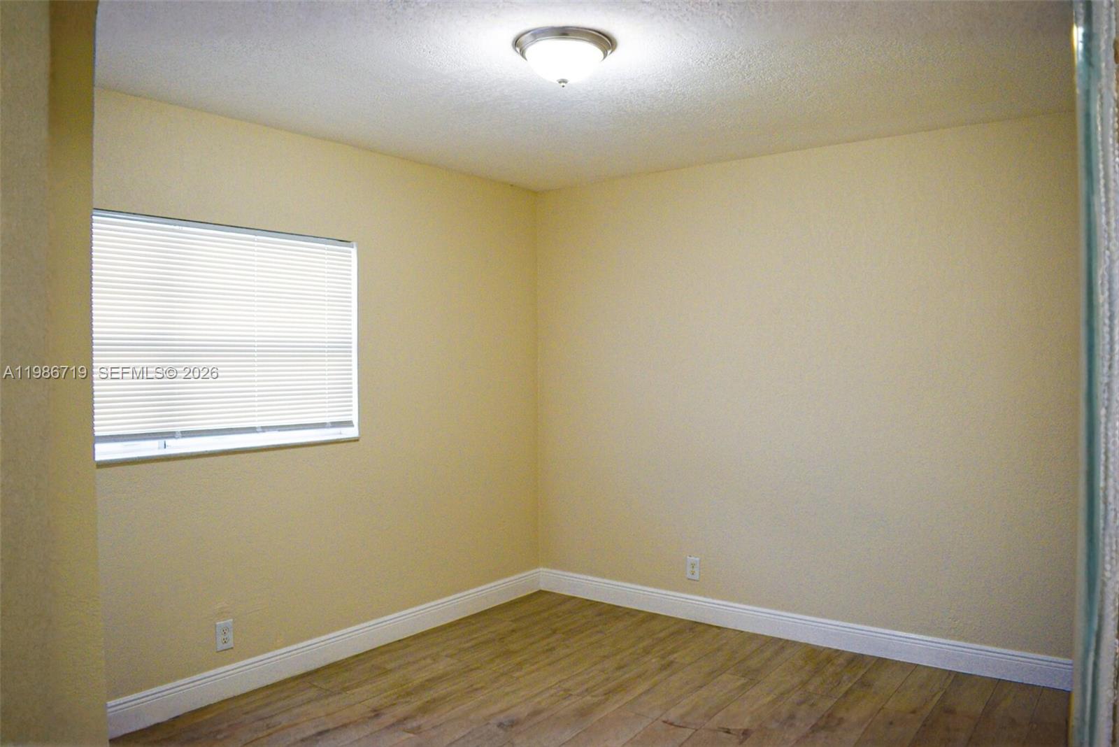 ORIOLE ESTATES SEC 8 - Residential Lease