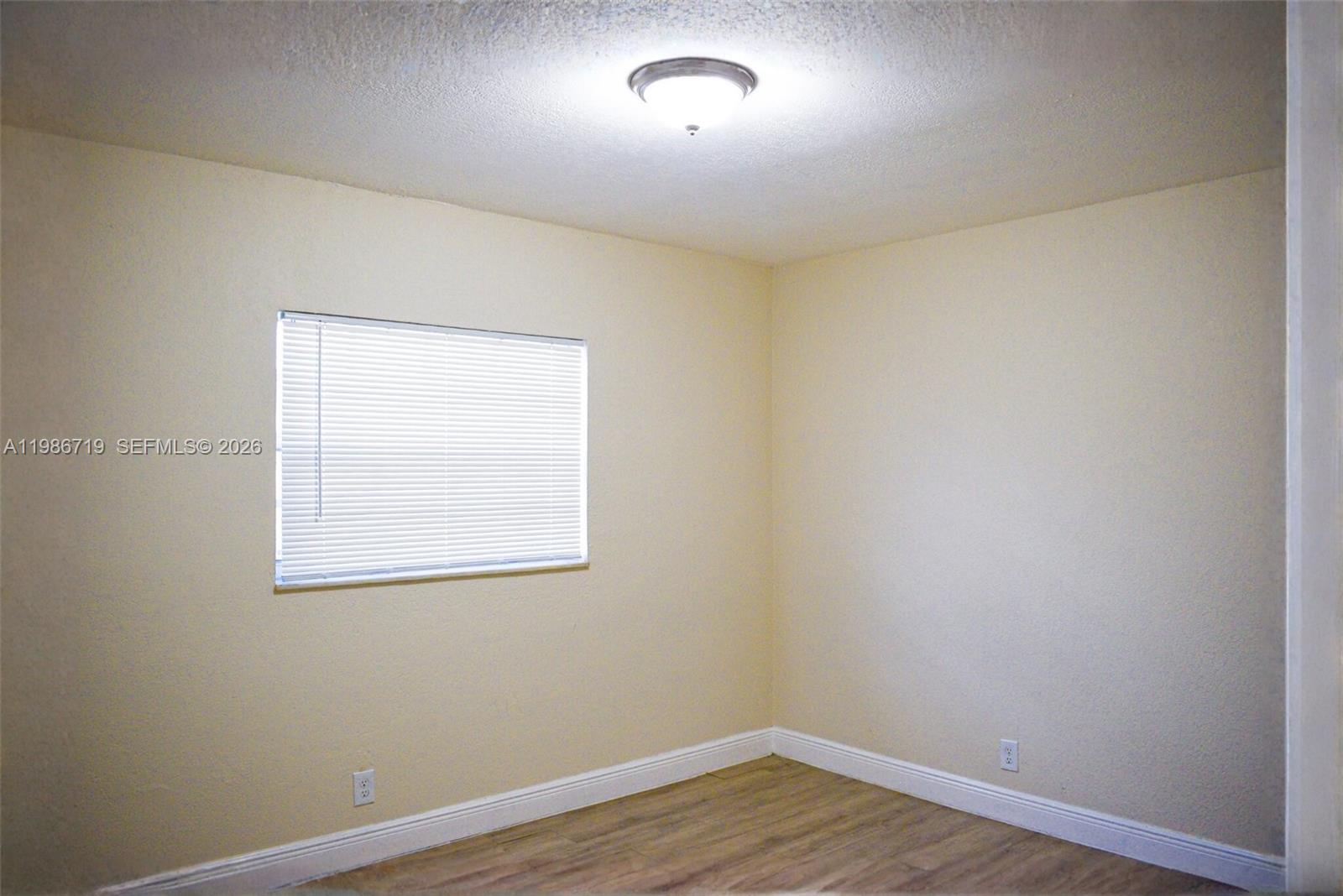 ORIOLE ESTATES SEC 8 - Residential Lease