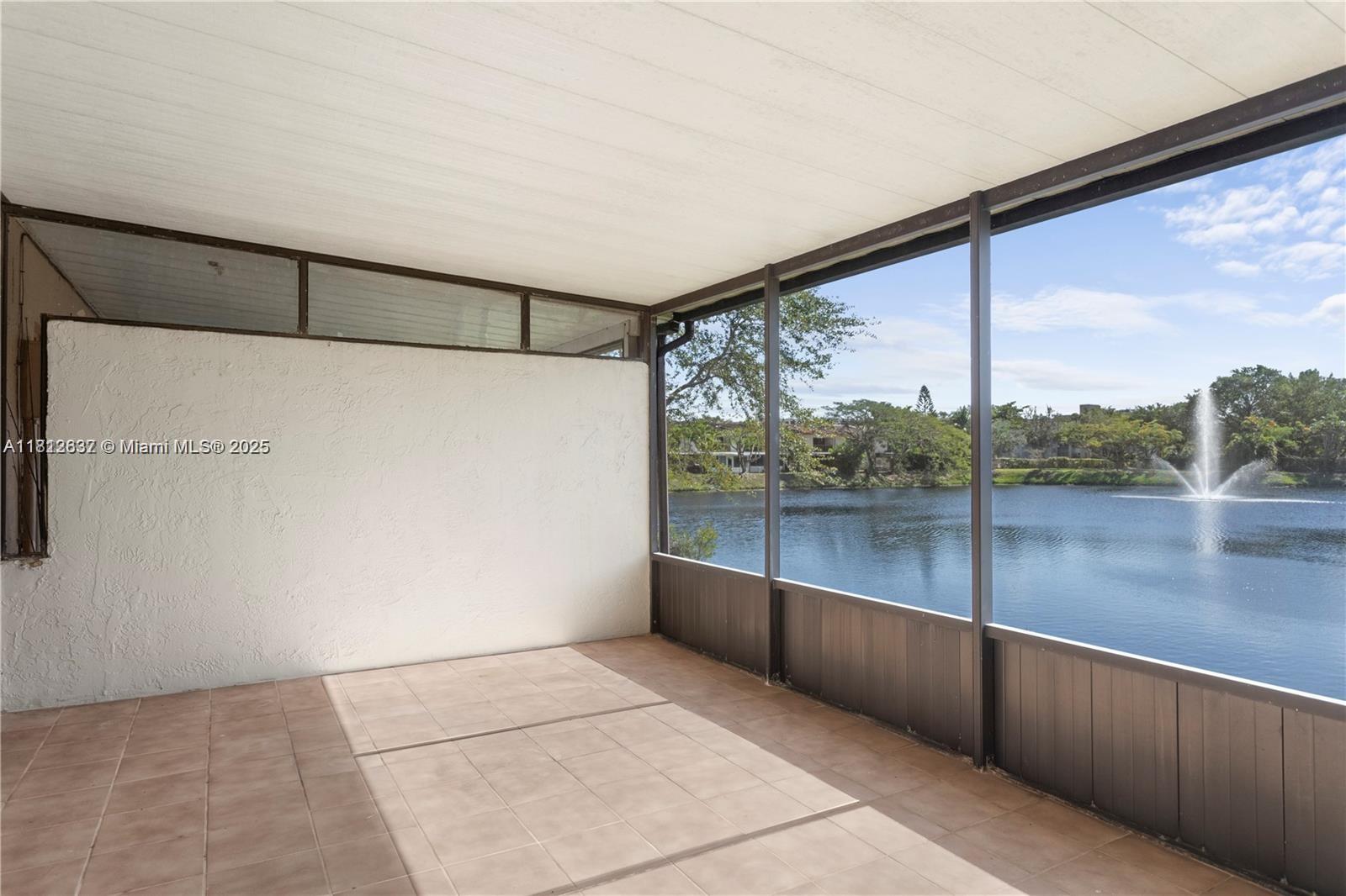 Rental Property at 14293 Kendale Lakes Cir 14293, Miami, Broward County, Florida - Bedrooms: 3 
Bathrooms: 3  - $3,200 MO.