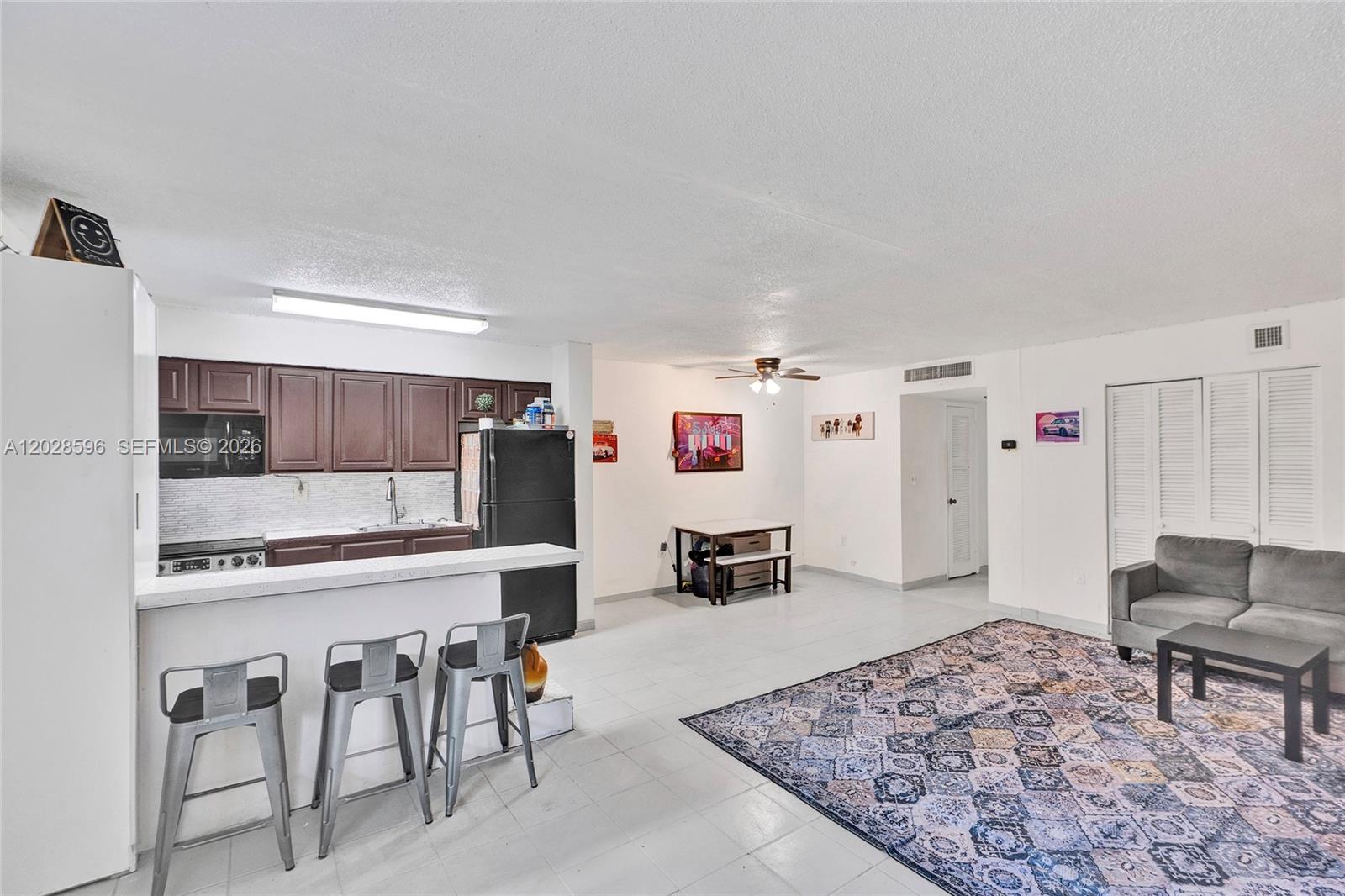 7133 Bay Dr 305