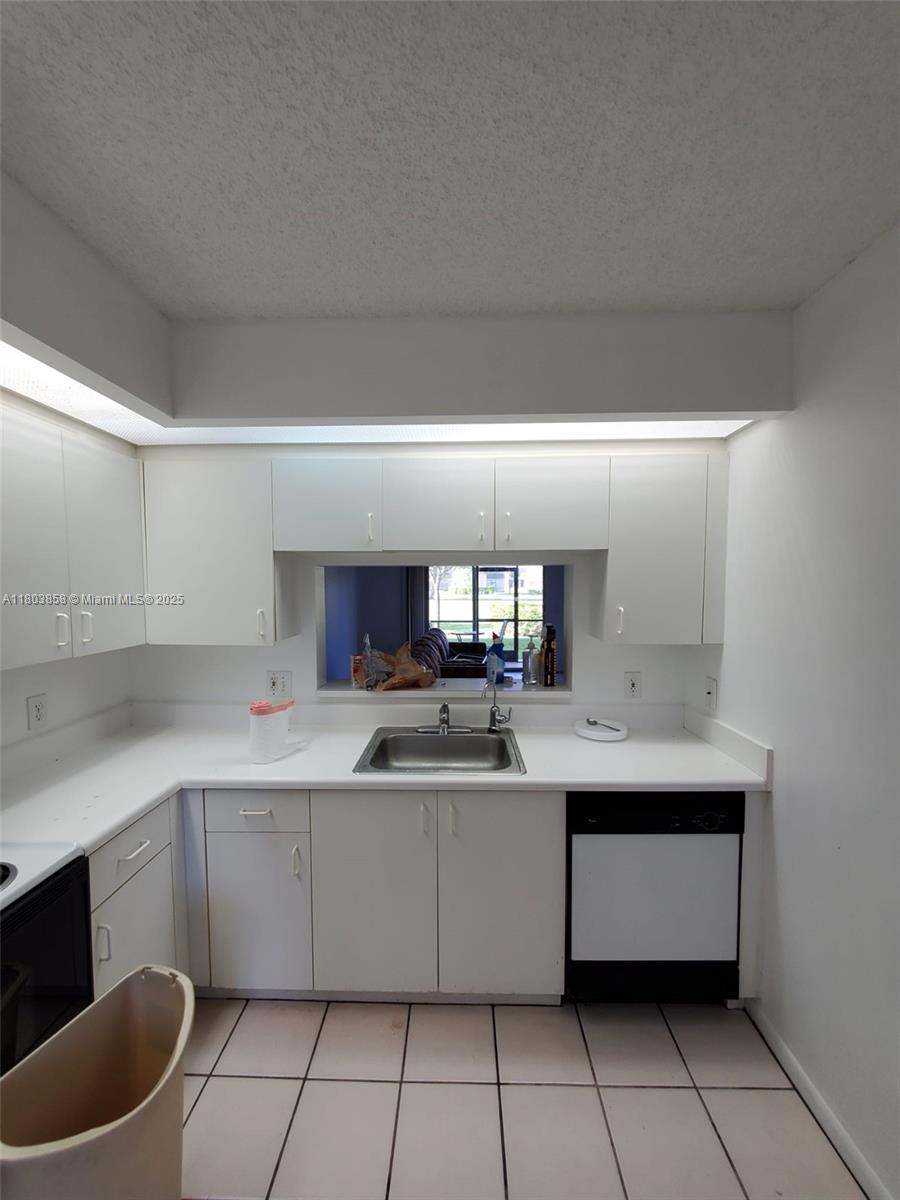 Property for Sale at Address Not Disclosed, Pembroke Pines, Miami-Dade County, Florida - Bedrooms: 2 
Bathrooms: 2  - $217,000
