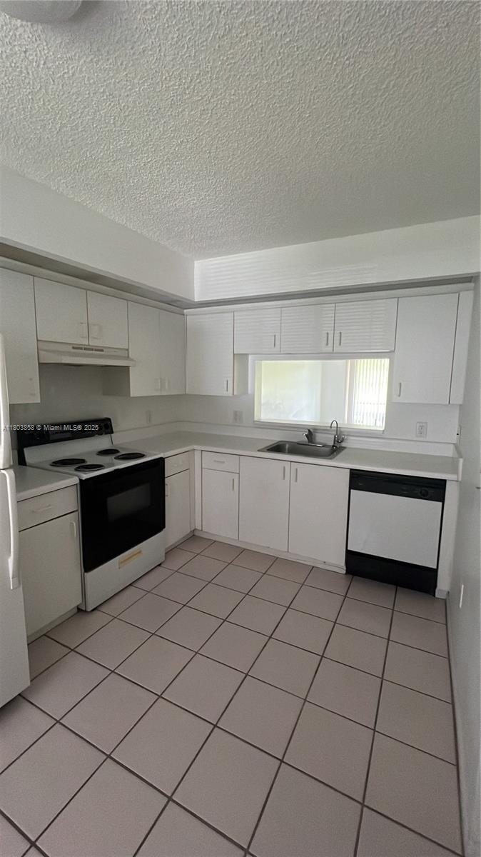 Check these images..This Primrose is the value of the season..lovely views..easy access to lovely tropical back yard.Just like having your own little villa..Private,spacious and ready to move in to. Must be over 55 years old.