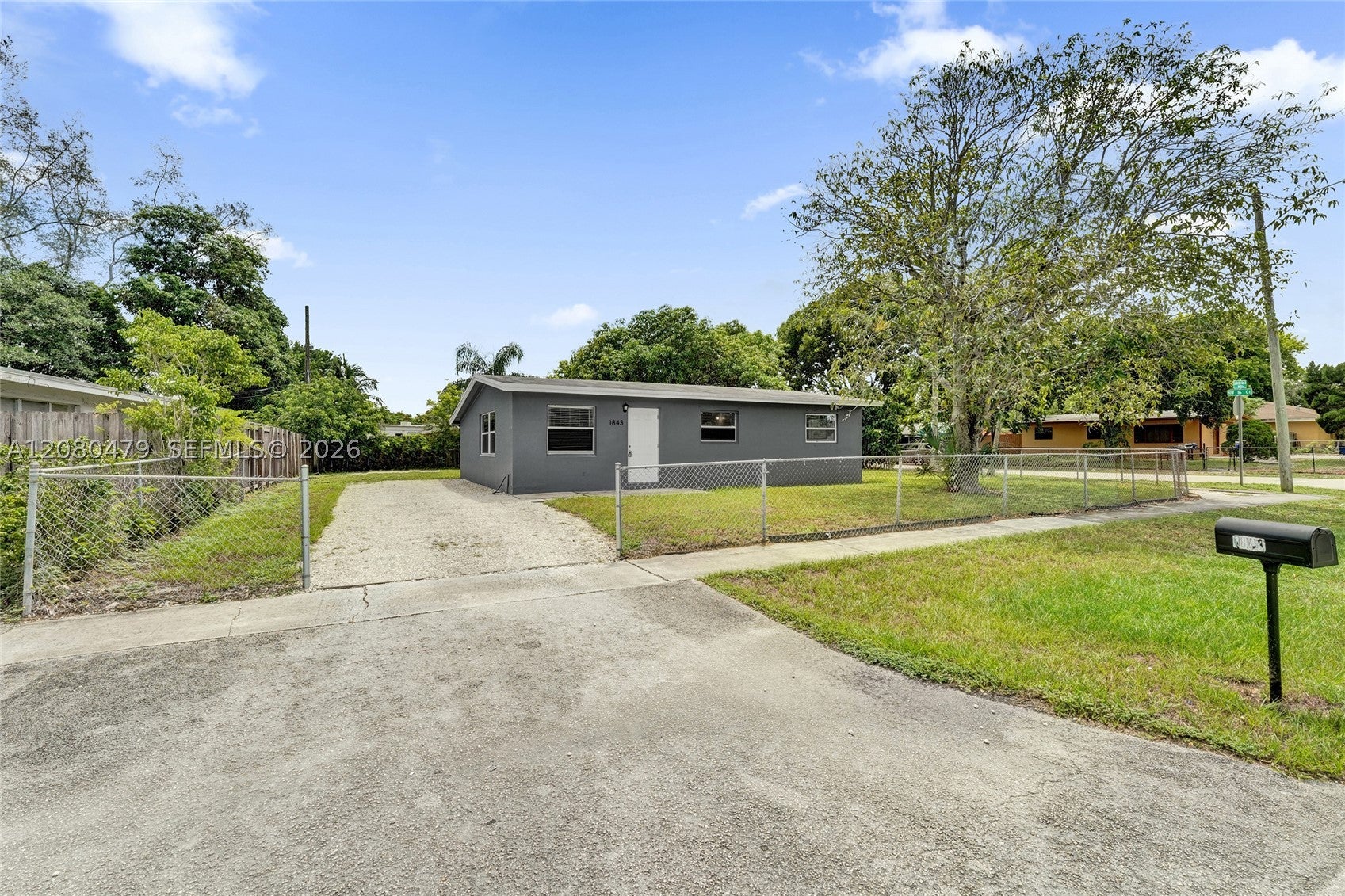 1843 Lauderdale Manor Dr, Fort Lauderdale FL 33311