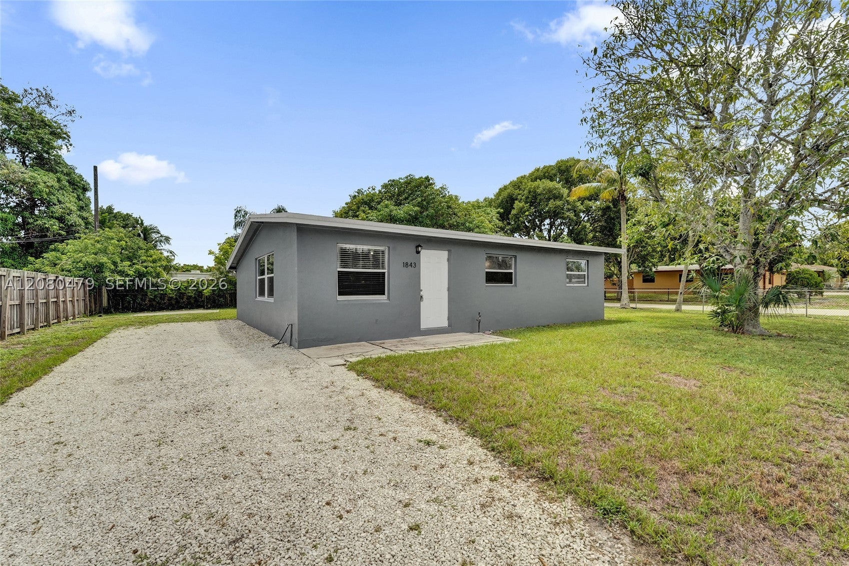 1843 Lauderdale Manor Dr