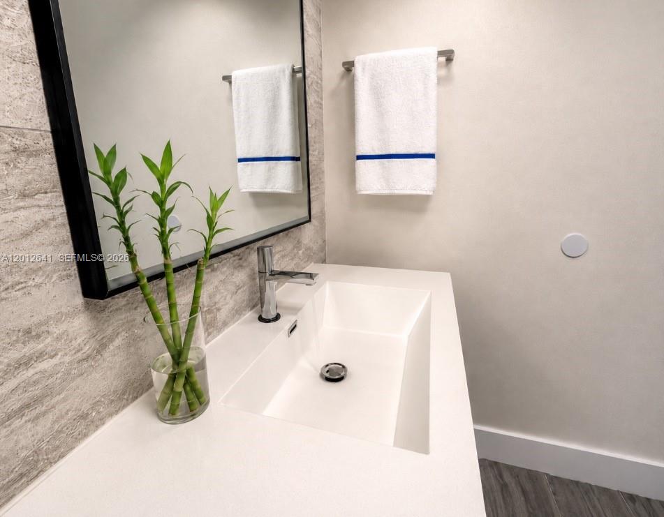 PARKER PLAZA CONDO ESTATE - Residential