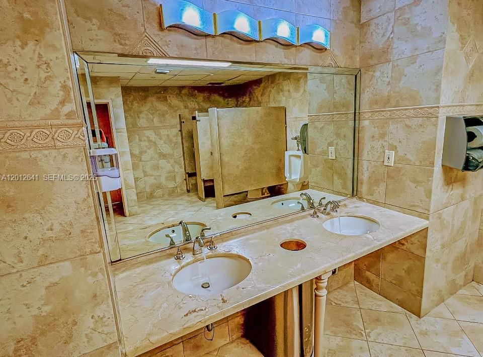 PARKER PLAZA CONDO ESTATE - Residential