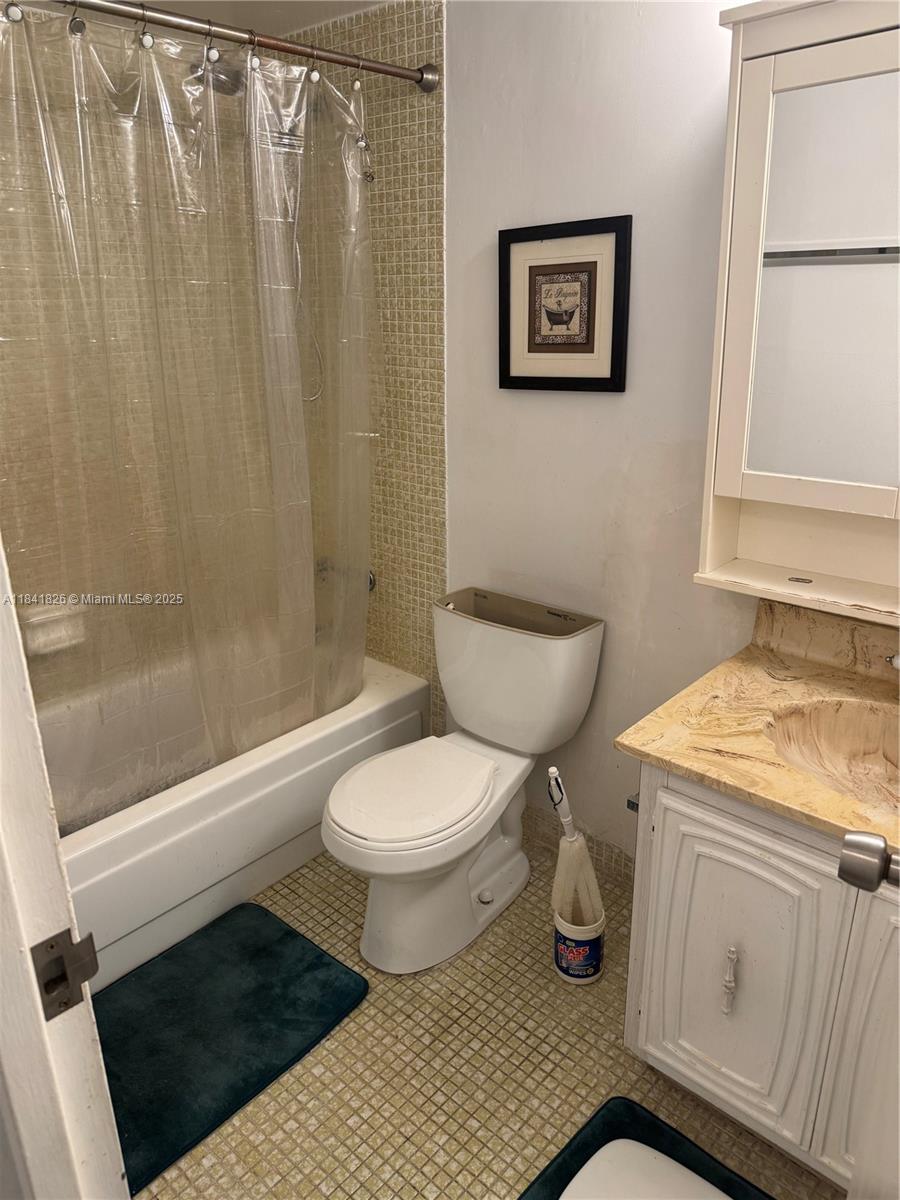 SOMERSET NO 4 CONDO - Residential