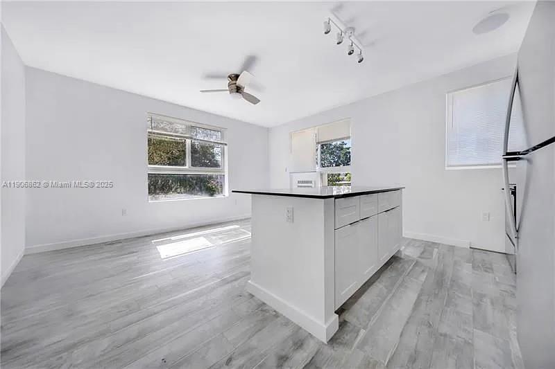 LAWRENCE ESTATE LAND CO - Residential Lease