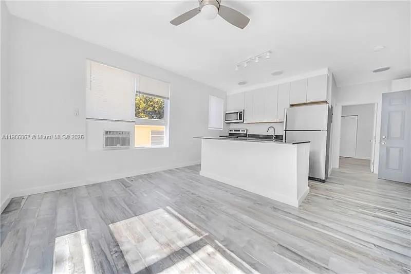 LAWRENCE ESTATE LAND CO - Residential Lease