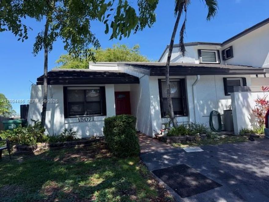 Charming 2 bed, 2 bath corner unit in desirable Deerwood Townhomes — beautifully updated and move-in ready. This extensively remodeled home features a bright, open floor plan with abundant natural light, modern finishes, and thoughtful upgrades throughout. Enjoy a spacious living area perfect for entertaining, a sleek kitchen with contemporary cabinetry and countertops, and two well-appointed bedrooms including a primary suite. Corner-unit privacy, easy access to nearby shopping, dining, parks and transit, and a prime location within the community make this an ideal choice for first-time buyers, downsizers, or investors. Come see how easily you can make this stylish, upgraded Deerwood townhouse your own.