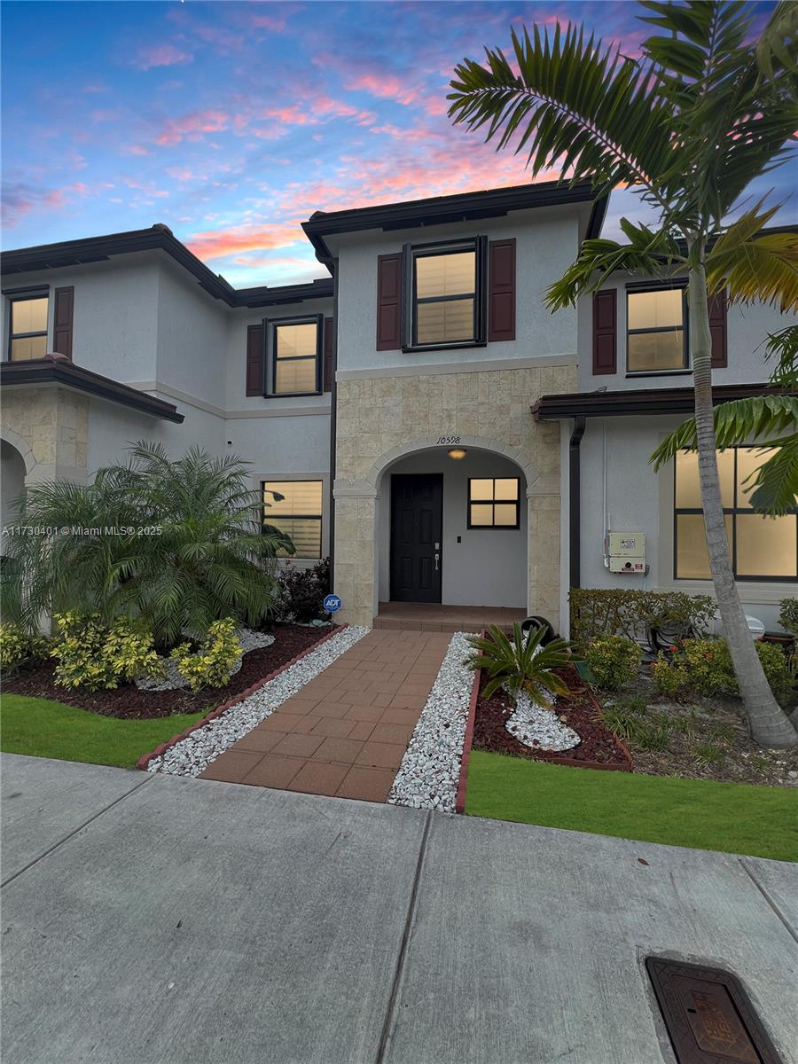 Photo 1 of 10598 32nd Ln, Hialeah, Florida, $549,000, Web #: 11730401