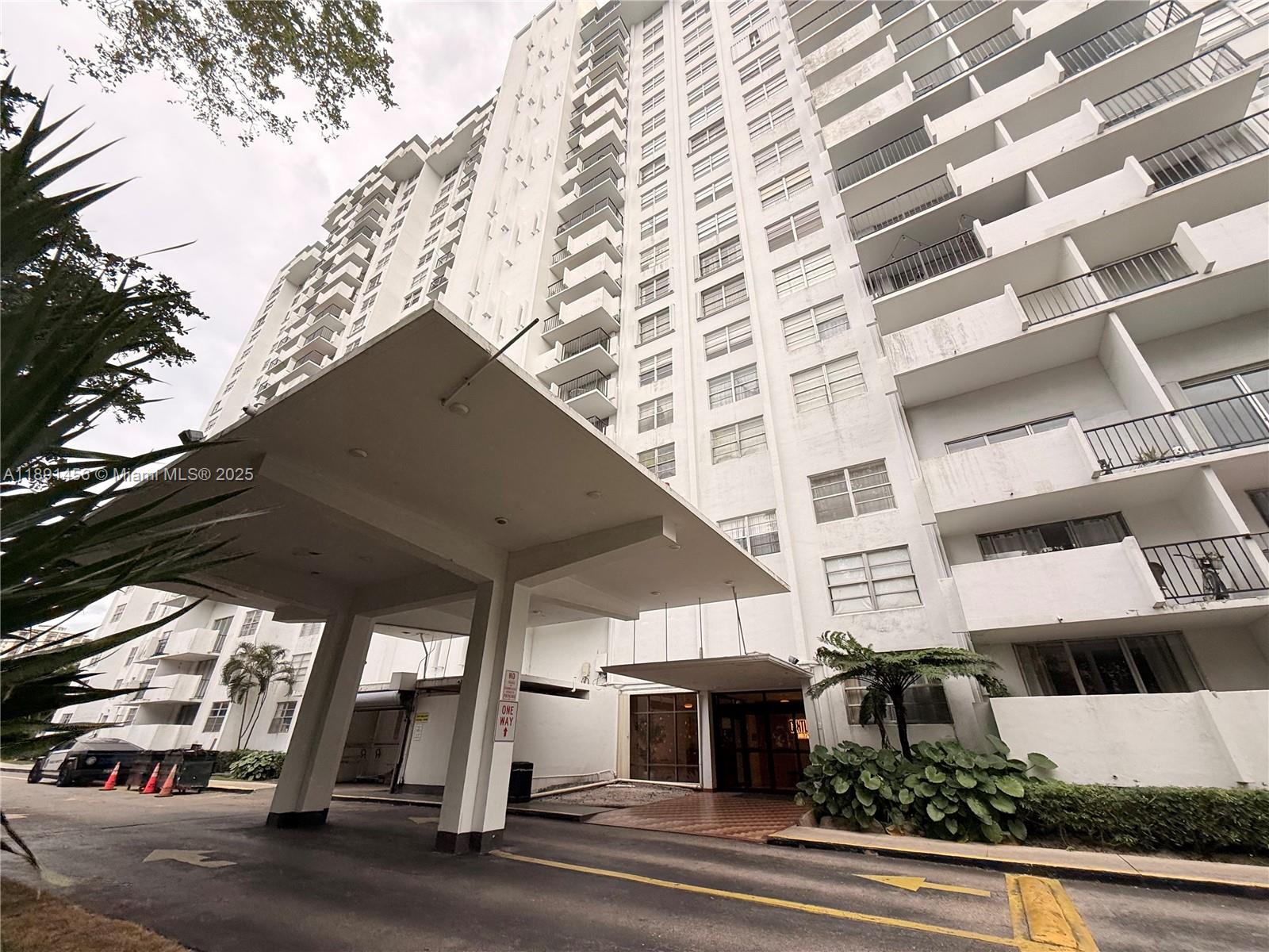 COMMODORE PLAZA CONDO - Residential