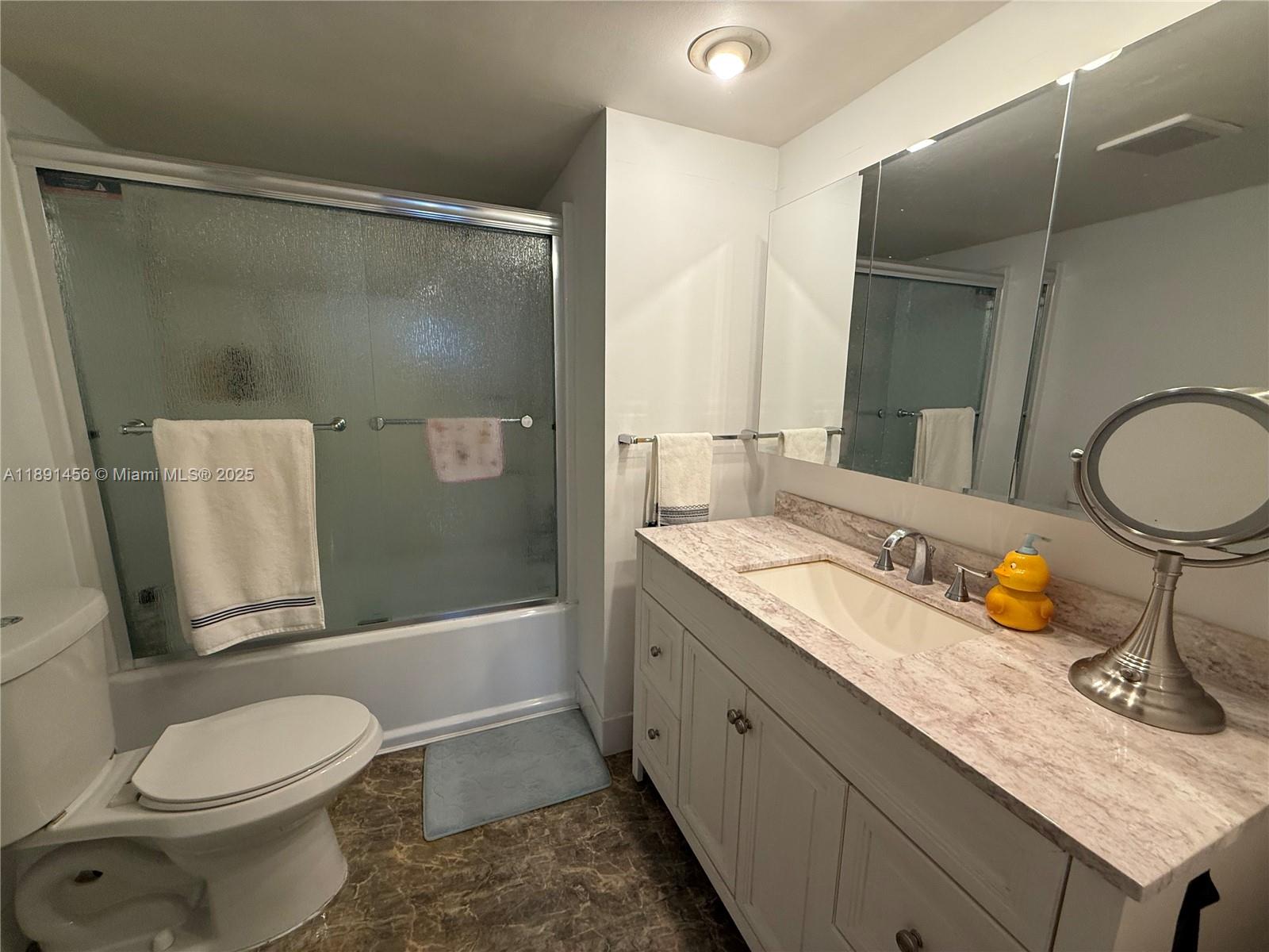 COMMODORE PLAZA CONDO - Residential